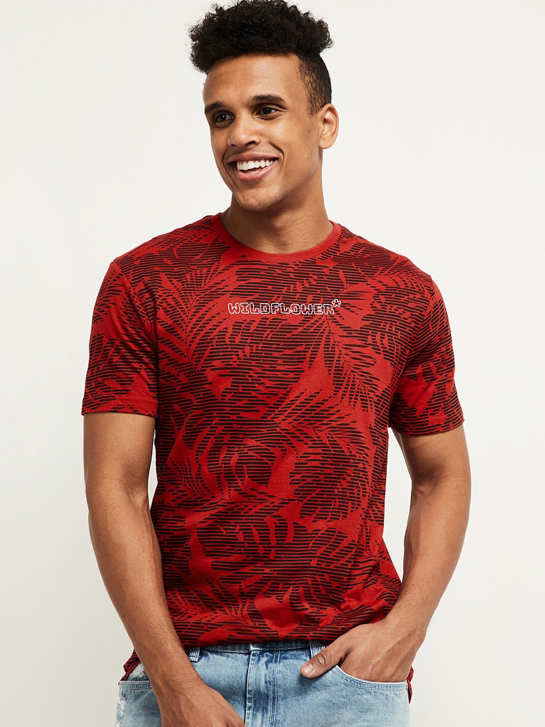 

max Men Red Tropical Printed T-shirt