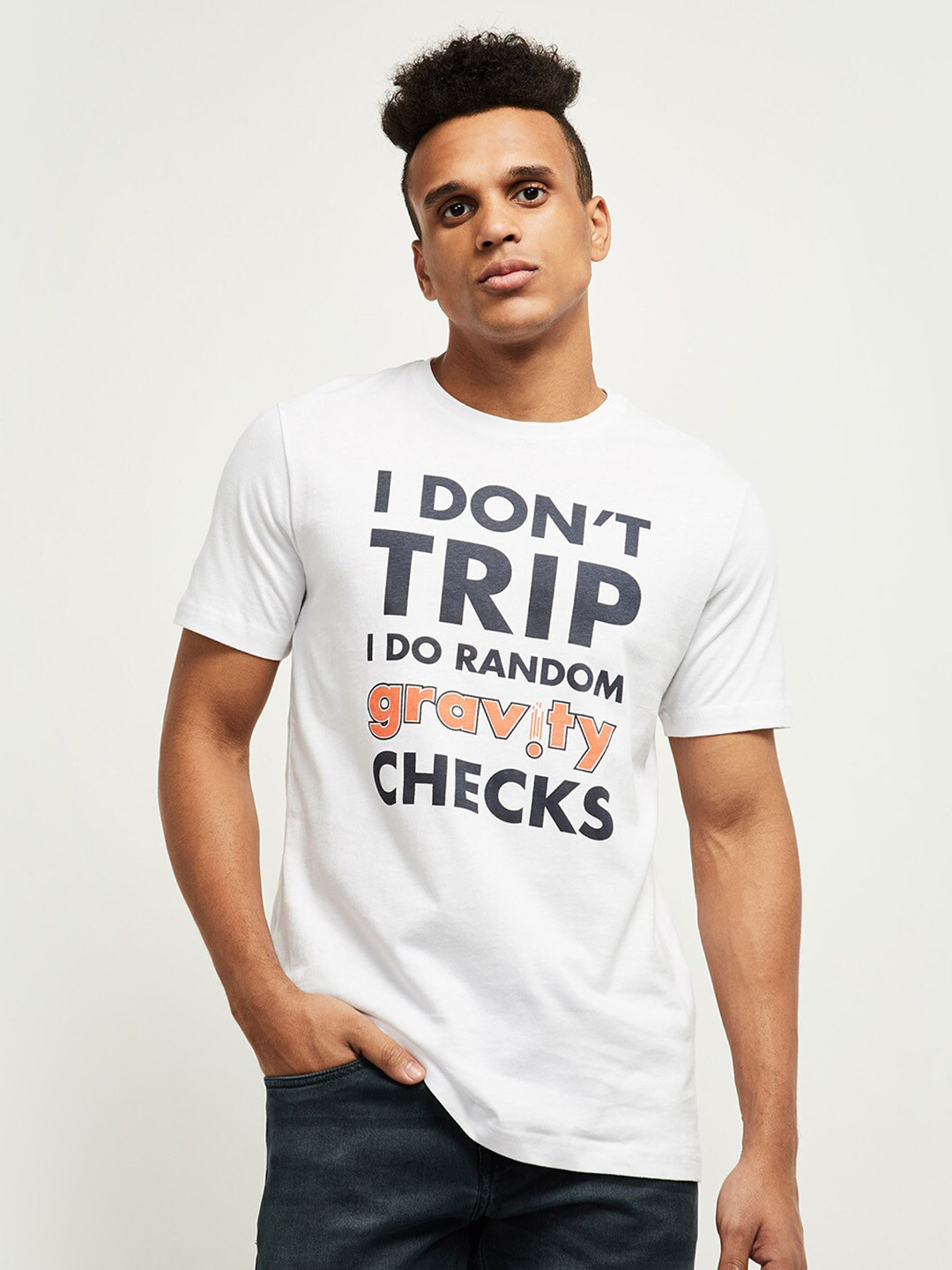 

max Men White Printed T-shirt