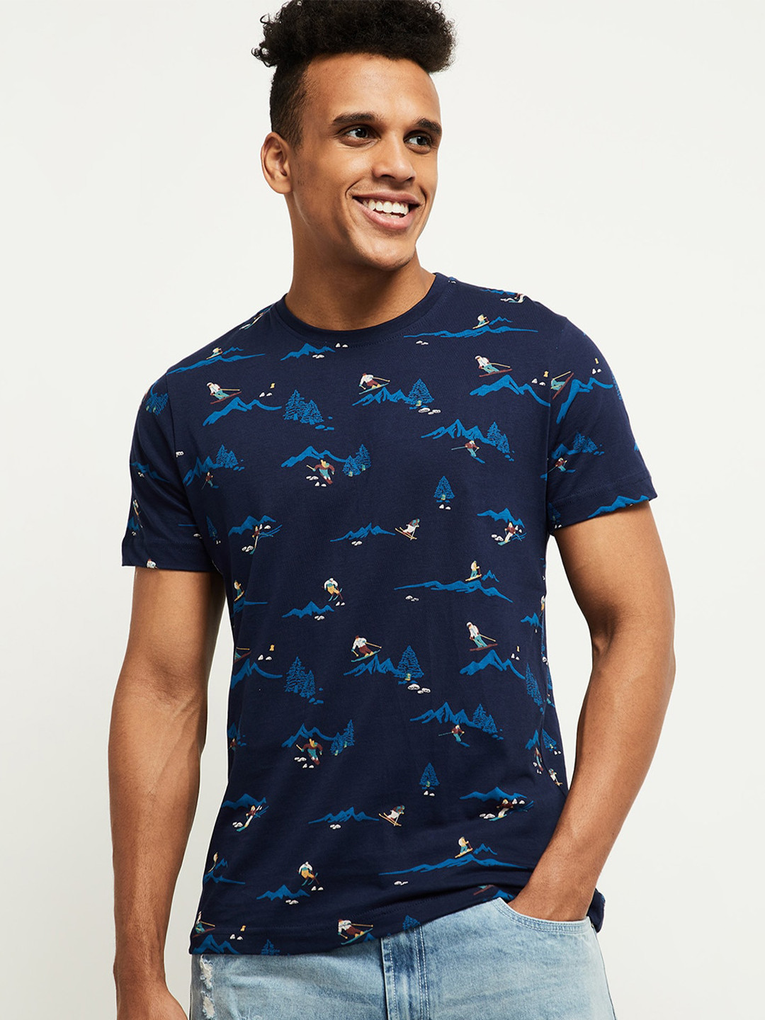 

max Men Navy Blue & White Printed Pure Cotton T-shirt