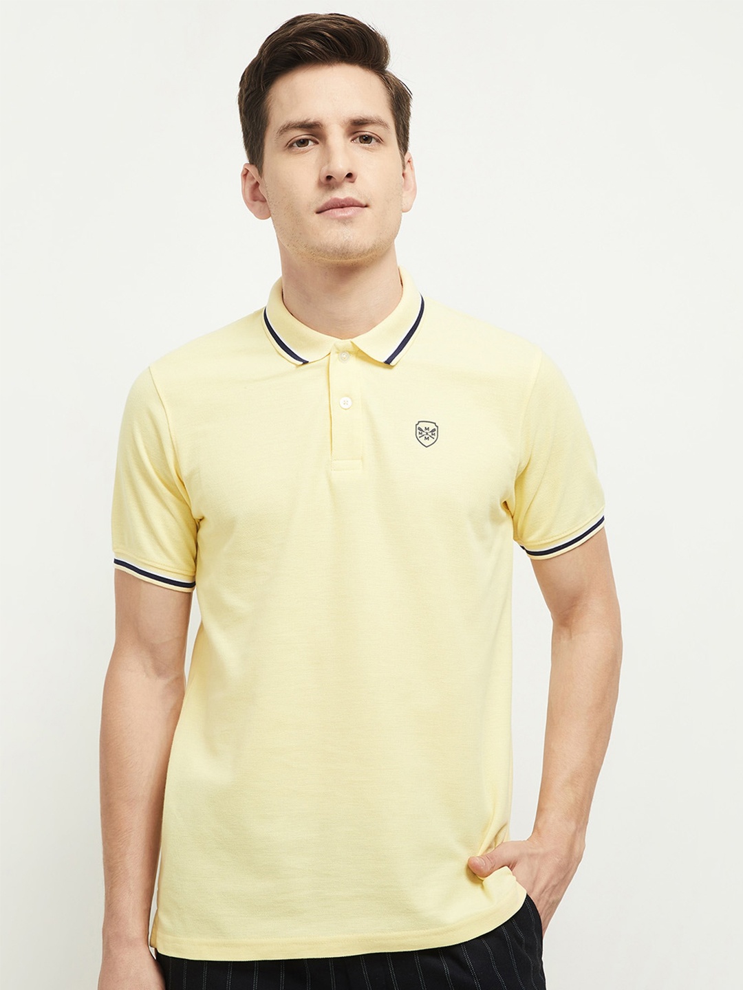

max Men Yellow Polo Collar T-shirt
