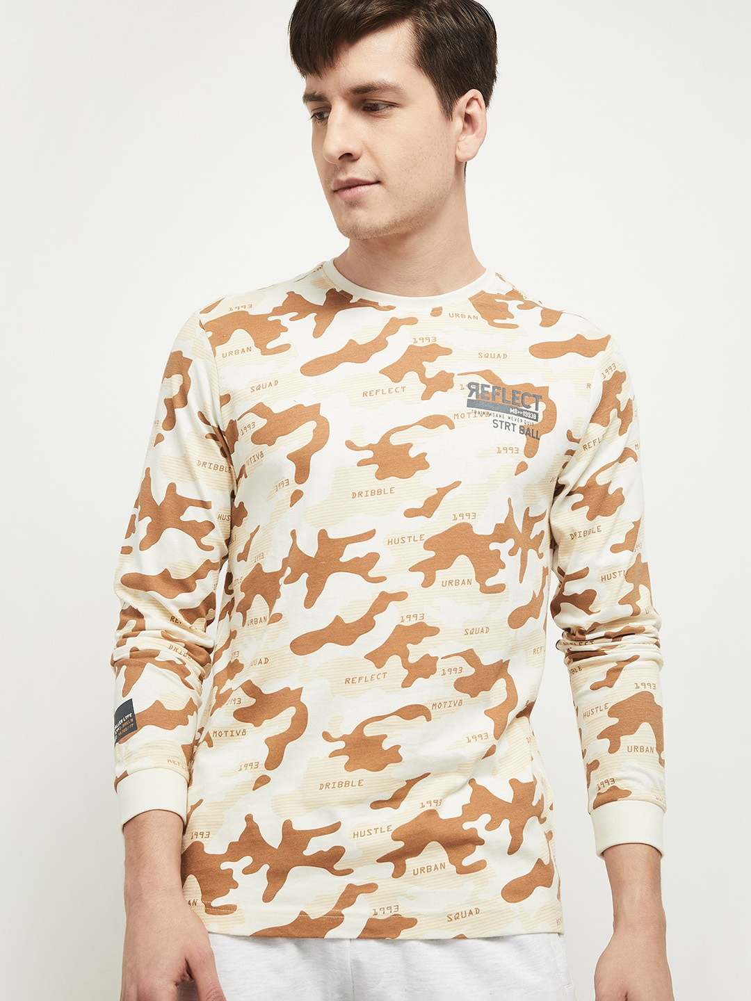 

max Men Beige Camouflage Printed T-shirt