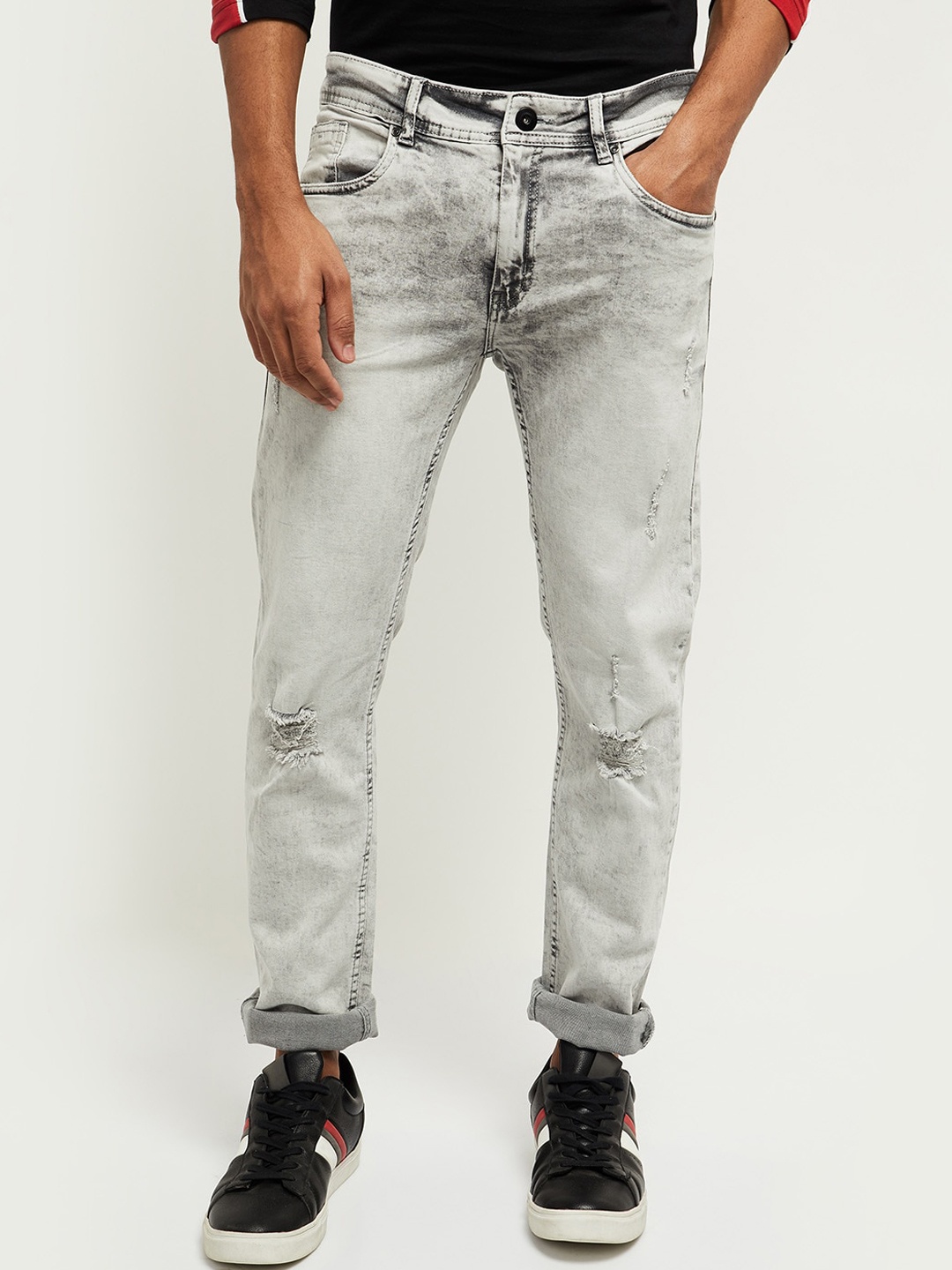 

max Men Grey Slim Fit Mildly Distressed Heavy Fade Jeans