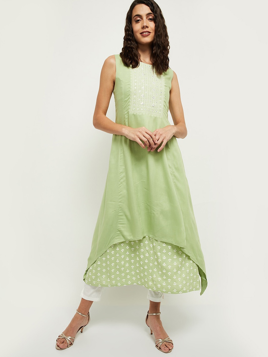 

max Woman Olive Green Geometric Embroidered Kurta