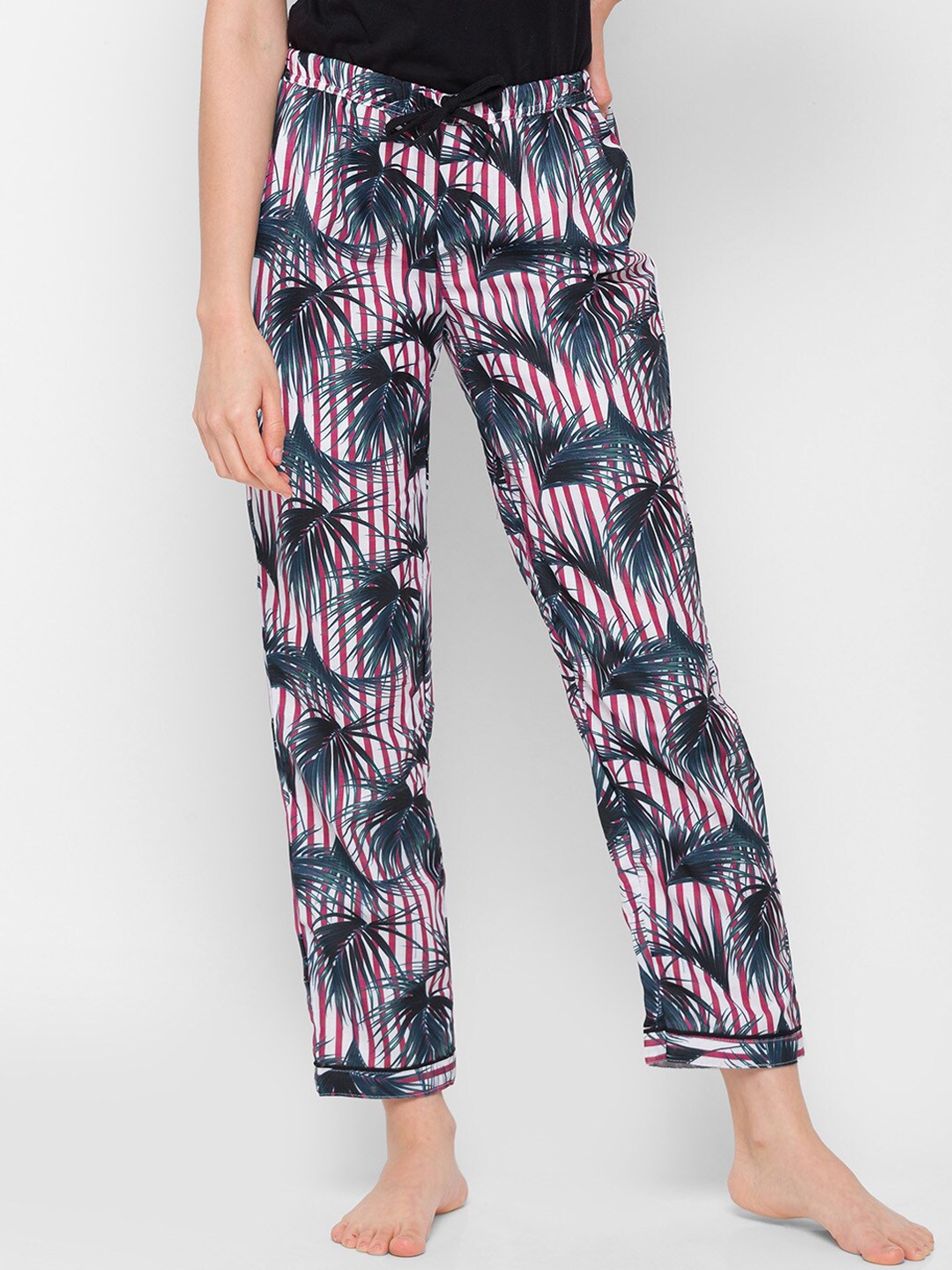 

FashionRack Women Red & Green Printed Cotton Lounge Pants