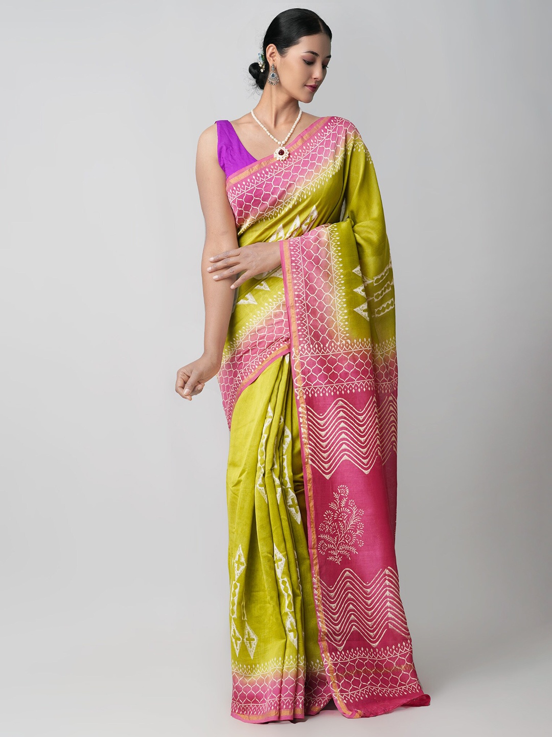 

Unnati Silks Green & Pink Ethnic Motifs Silk Cotton Chanderi Saree