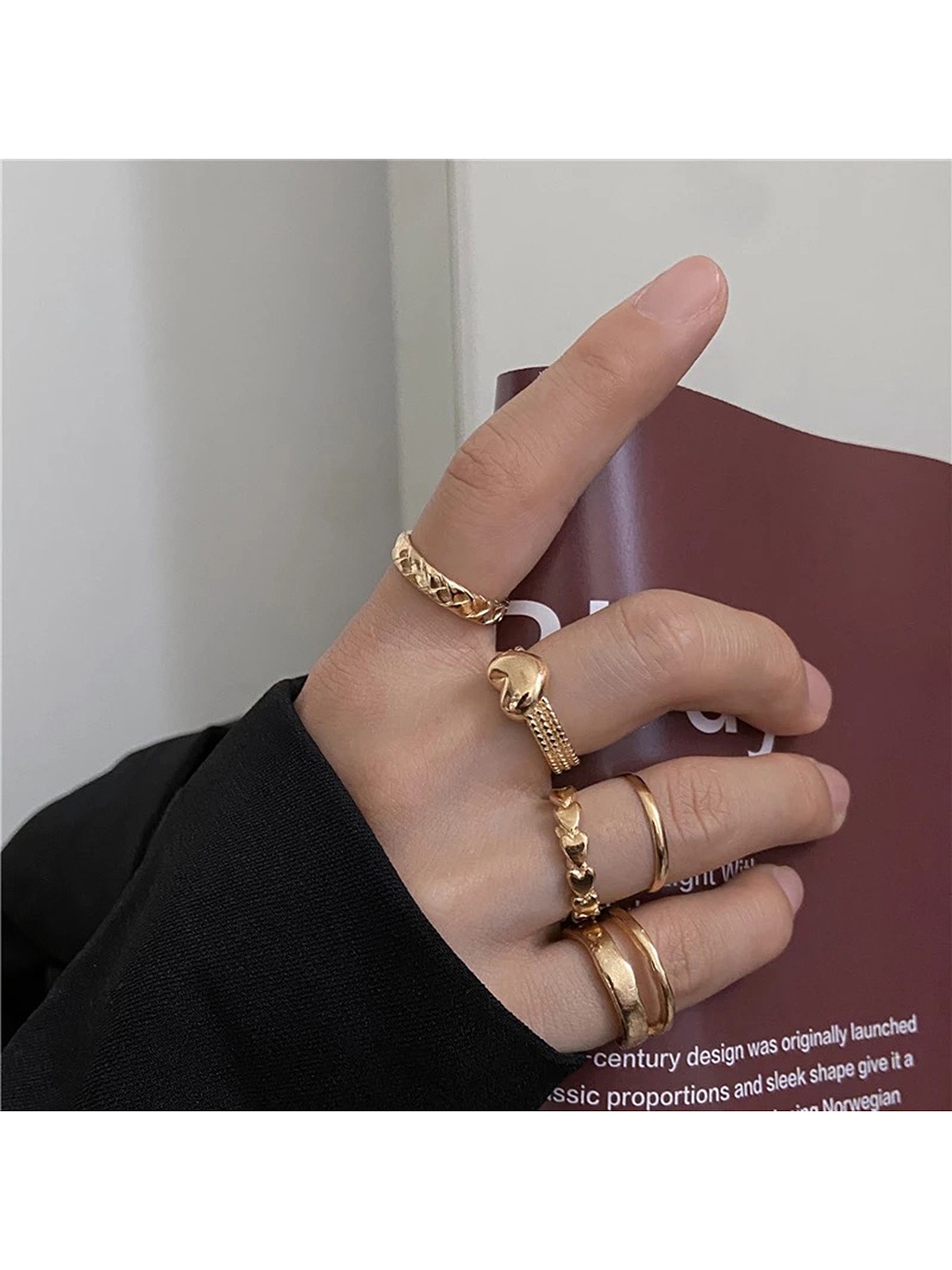

Vembley Set Of 5 Oxidised Gold-Plated Adjustable Finger Rings
