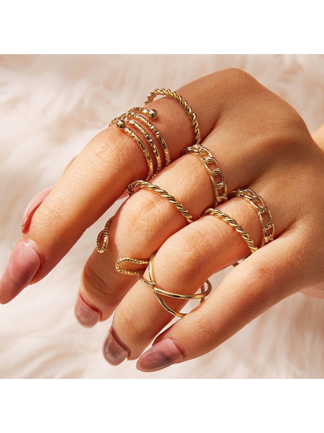 

Vembley Set Of 8 Oxidised Gold-Plated Adjustable Finger Rings