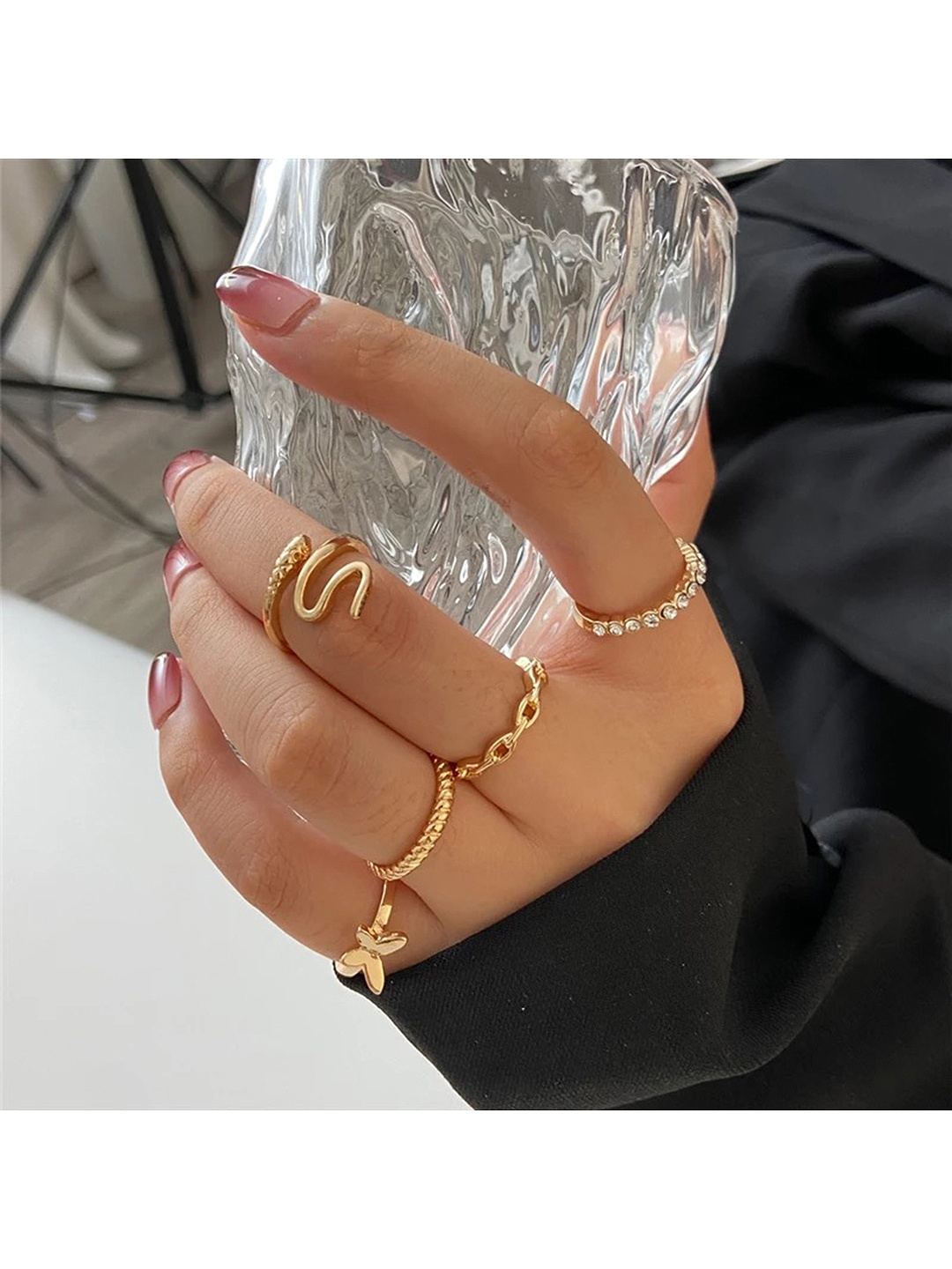 

Vembley Woman Set Of 5 Gold Plated Snake Studd Ring Set