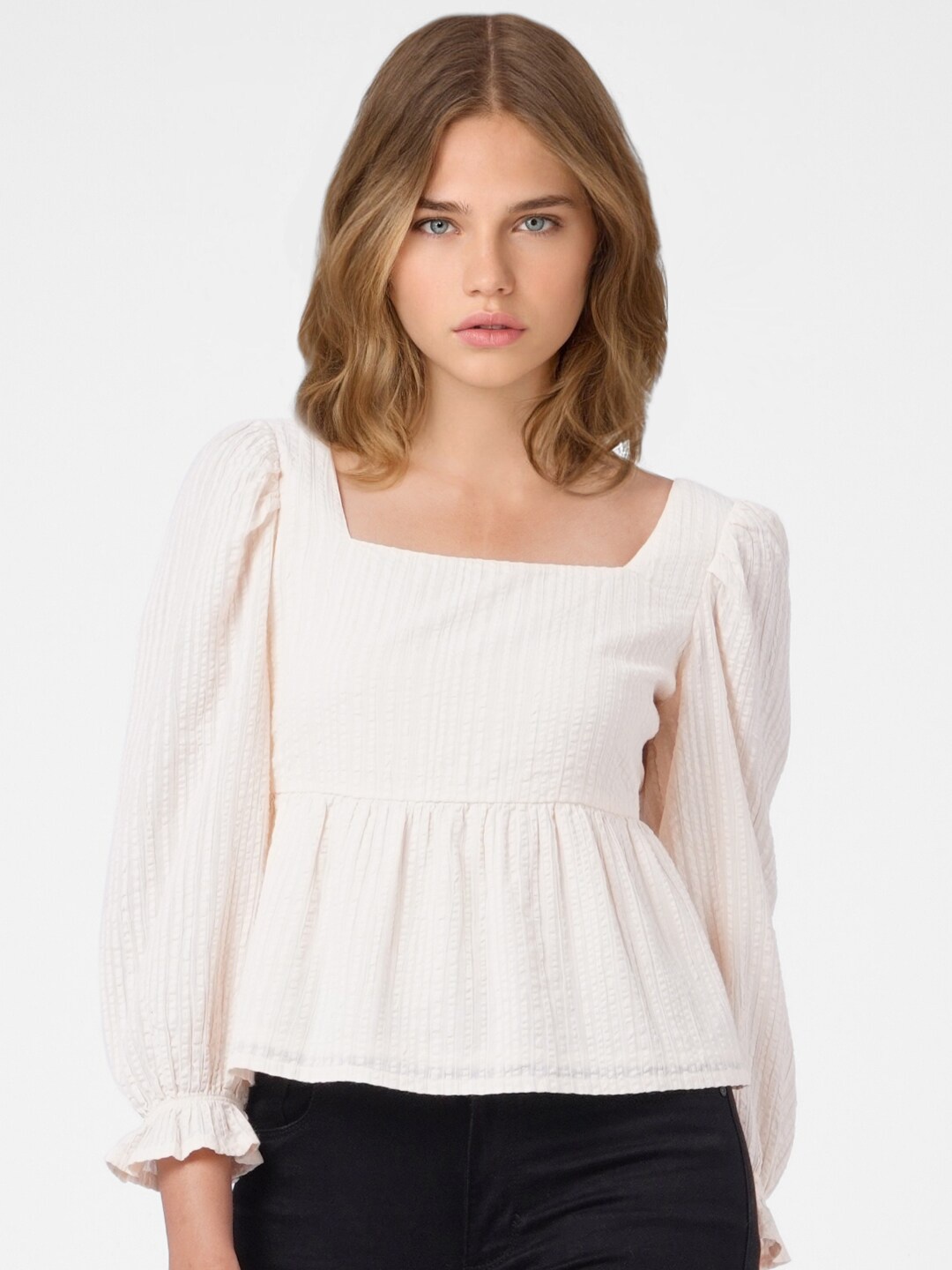 

ONLY Off-White Self Design Square Neck Bell Sleeves Pleated Seersucker Styled Back Top