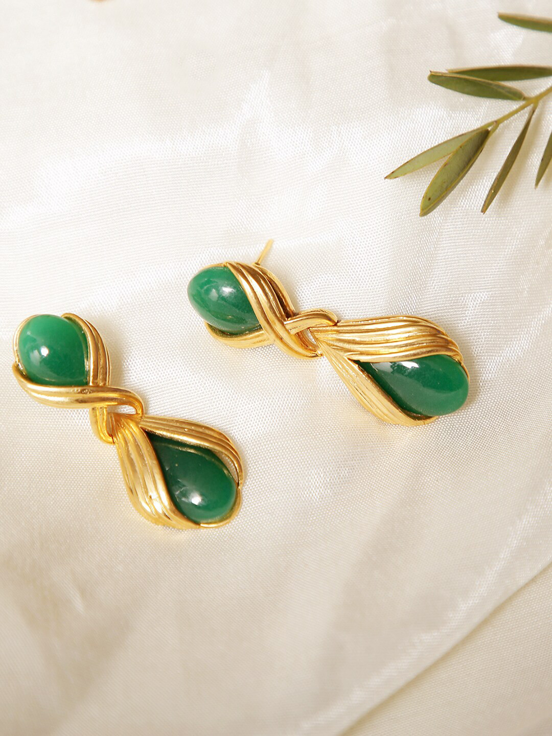 

XAGO Alma Green & Gold-Toned Agate Studded Gold-Plated Contemporary Drop Earrings