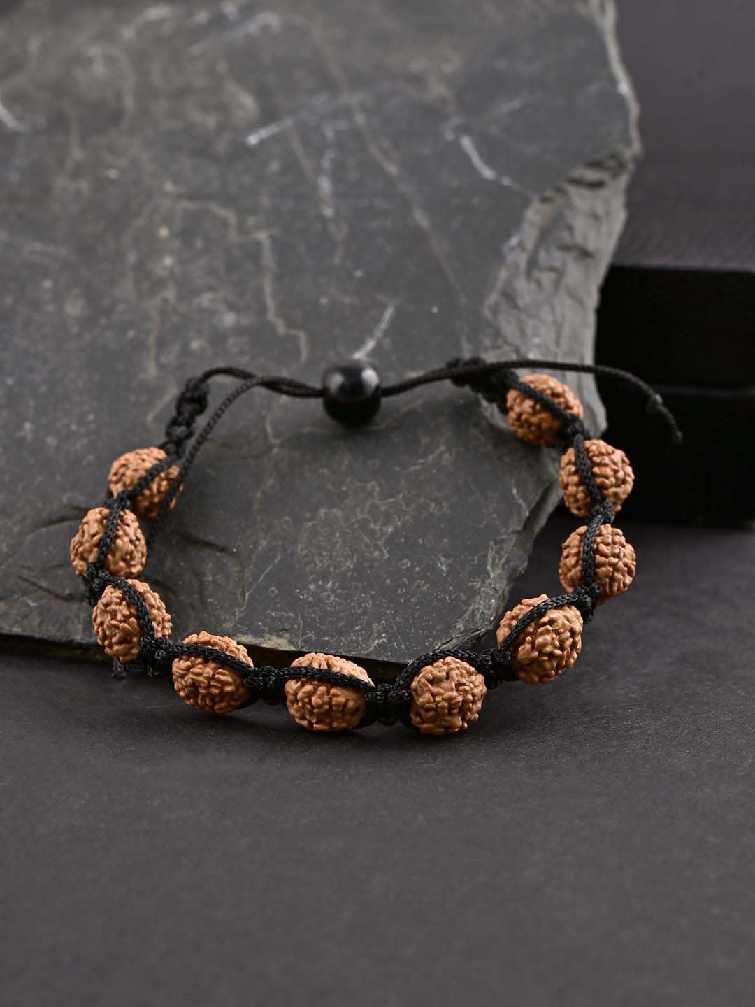 

Tistabene Men Brown & Black Rudraksha Handcrafted Charm Bracelet