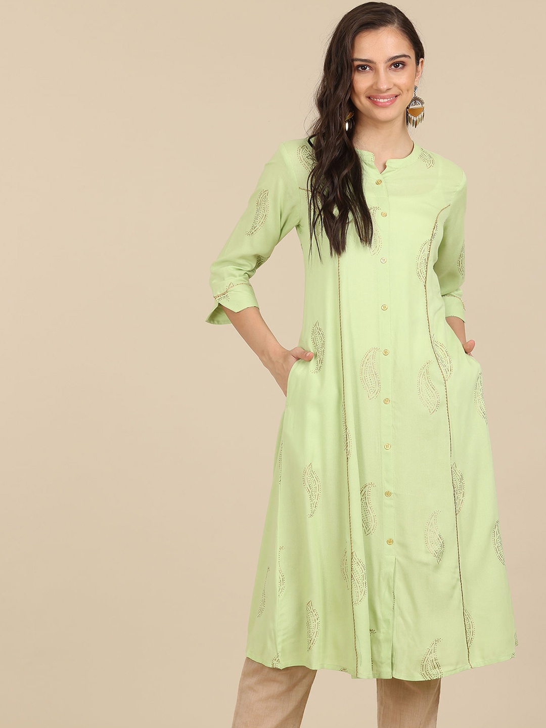 

Karigari Women Green Paisley Printed Kurta