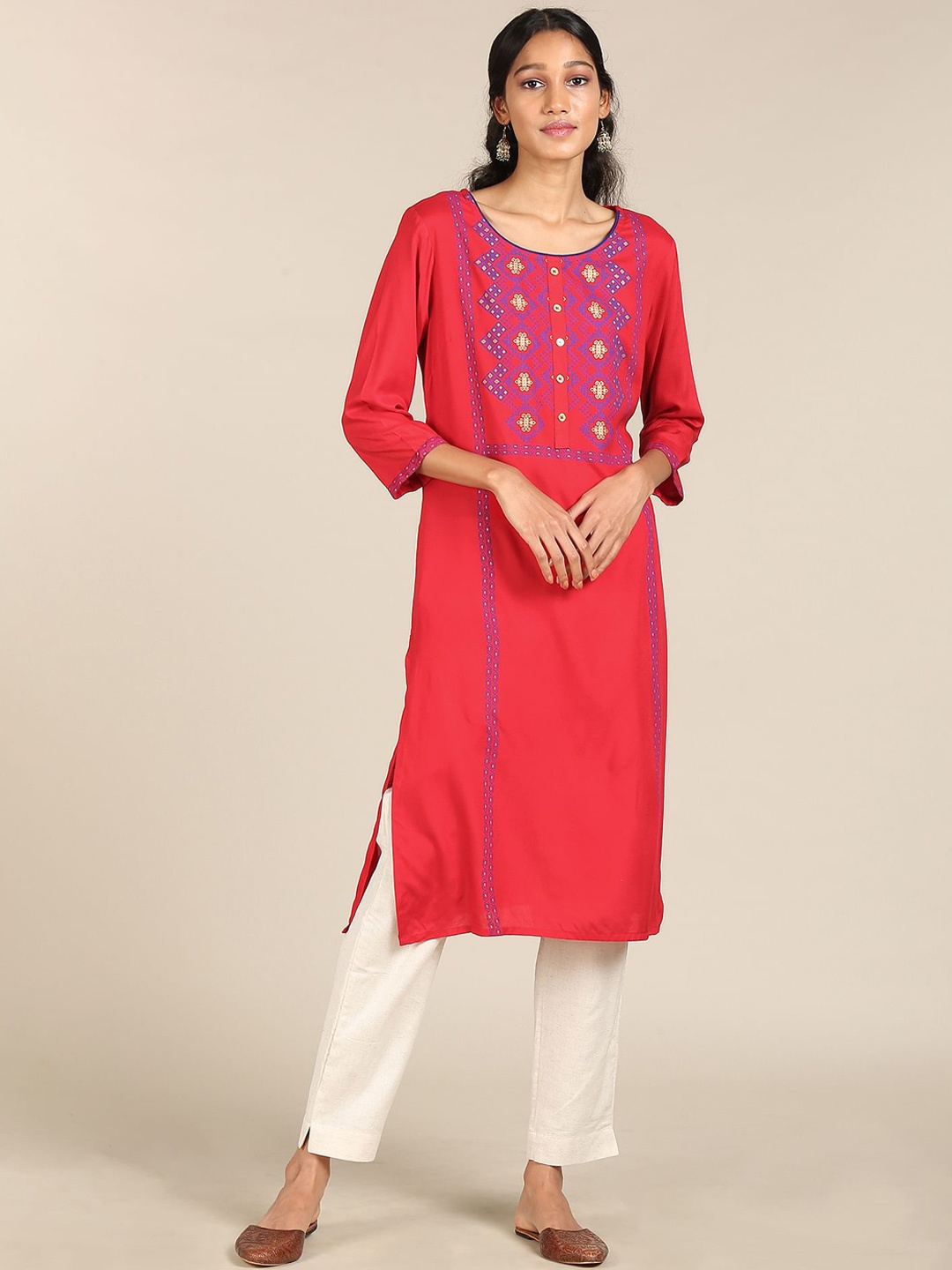 

Karigari Women Red Geometric Embroidered Kurta