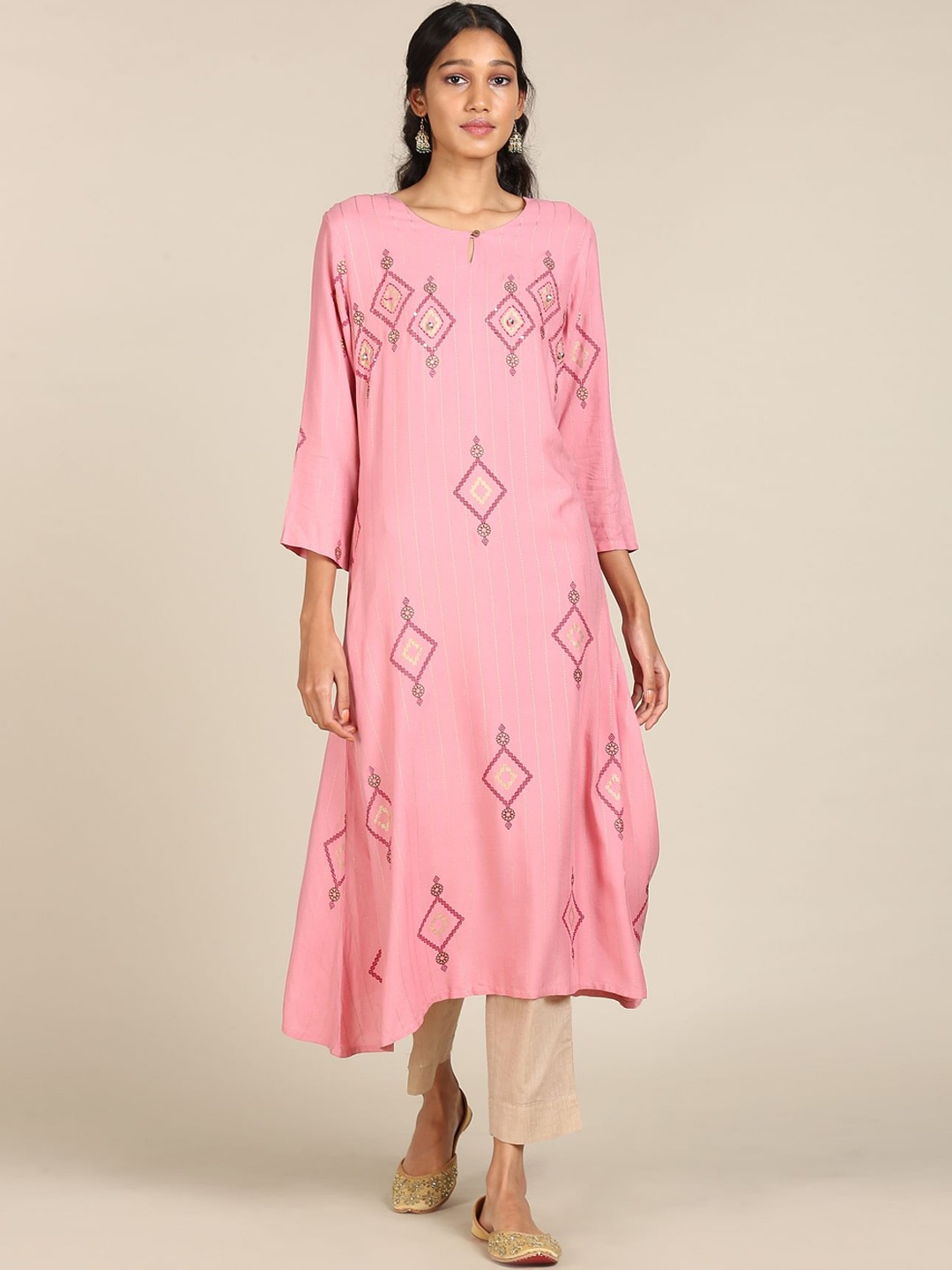 

Karigari Women Pink Geometric Print Keyhole Neck Kurta