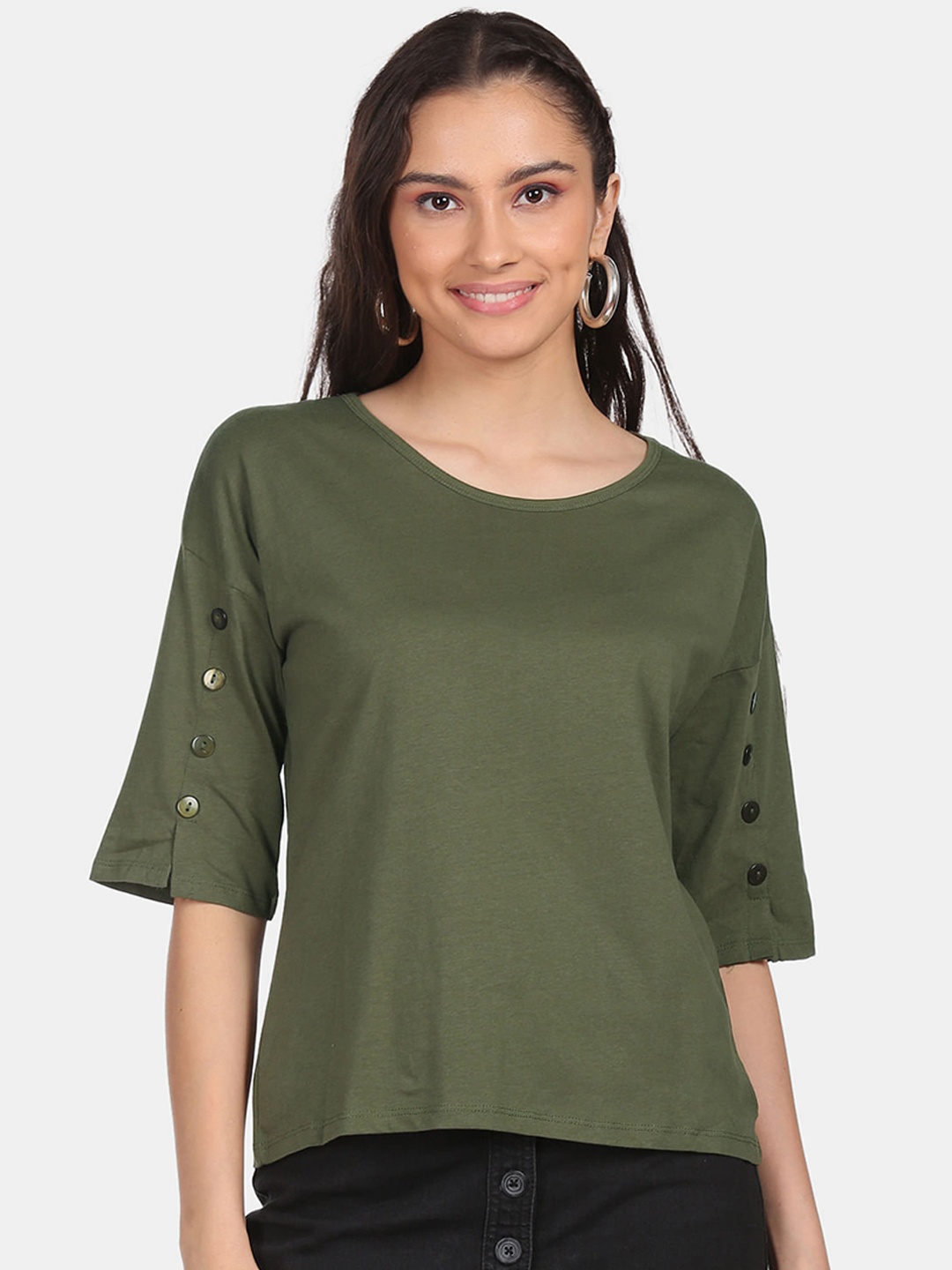 

Sugr Women Green Extended Sleeves T-shirt