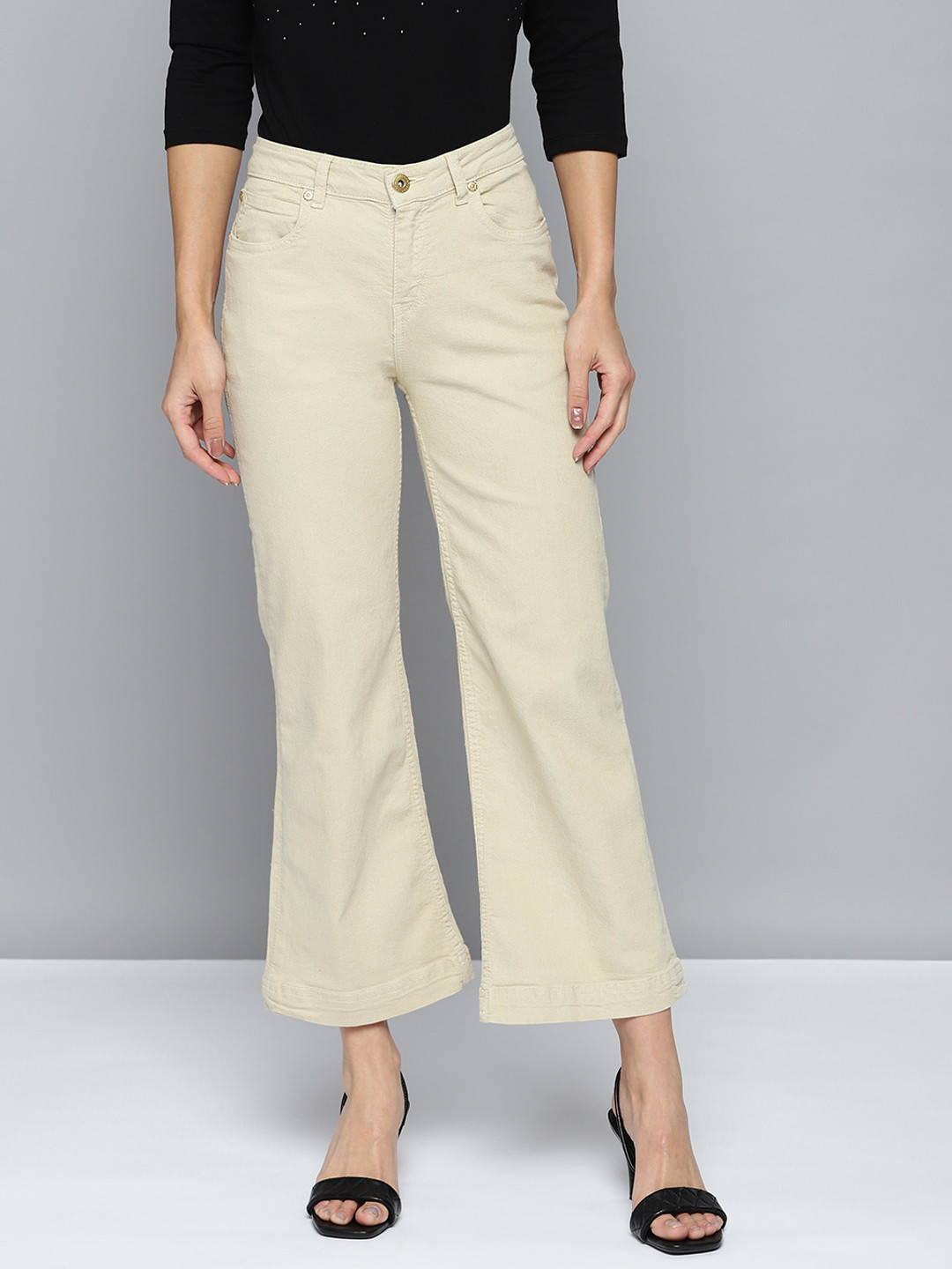 

Chemistry Women Cream-Coloured Bootcut Fit Stretchable Jeans