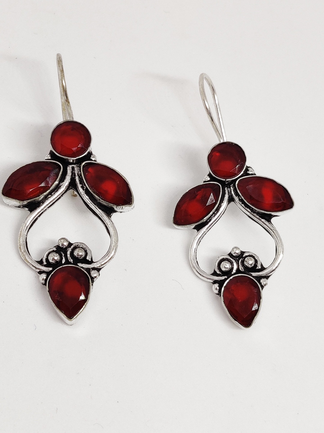 

EL REGALO Red Contemporary Drop Earrings