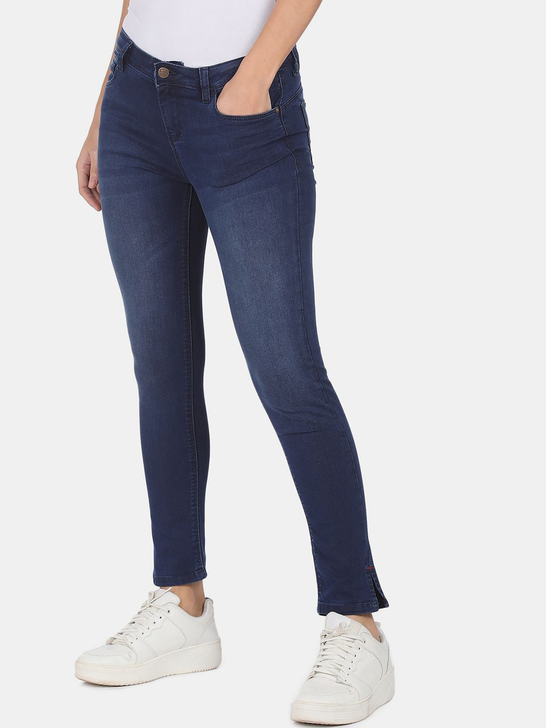 

Cherokee Women Blue Light Fade Jeans