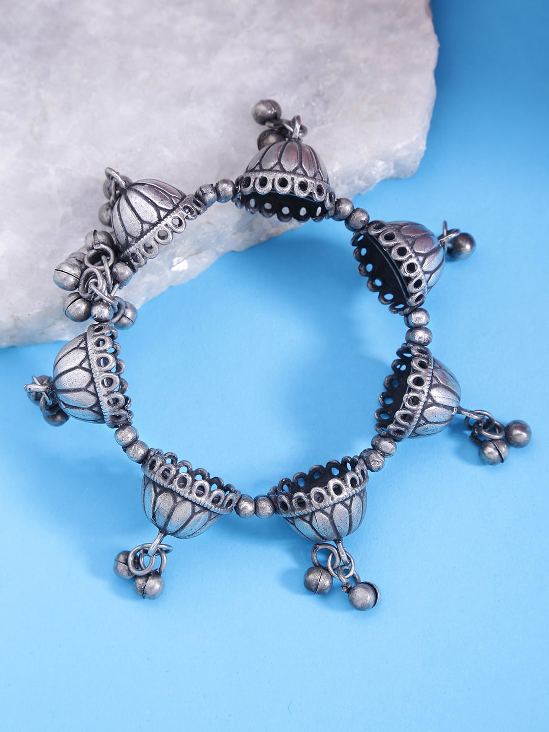 

Yellow Chimes Oxidised Silver-Plated Jhumki Latkan Oxidised Bangle