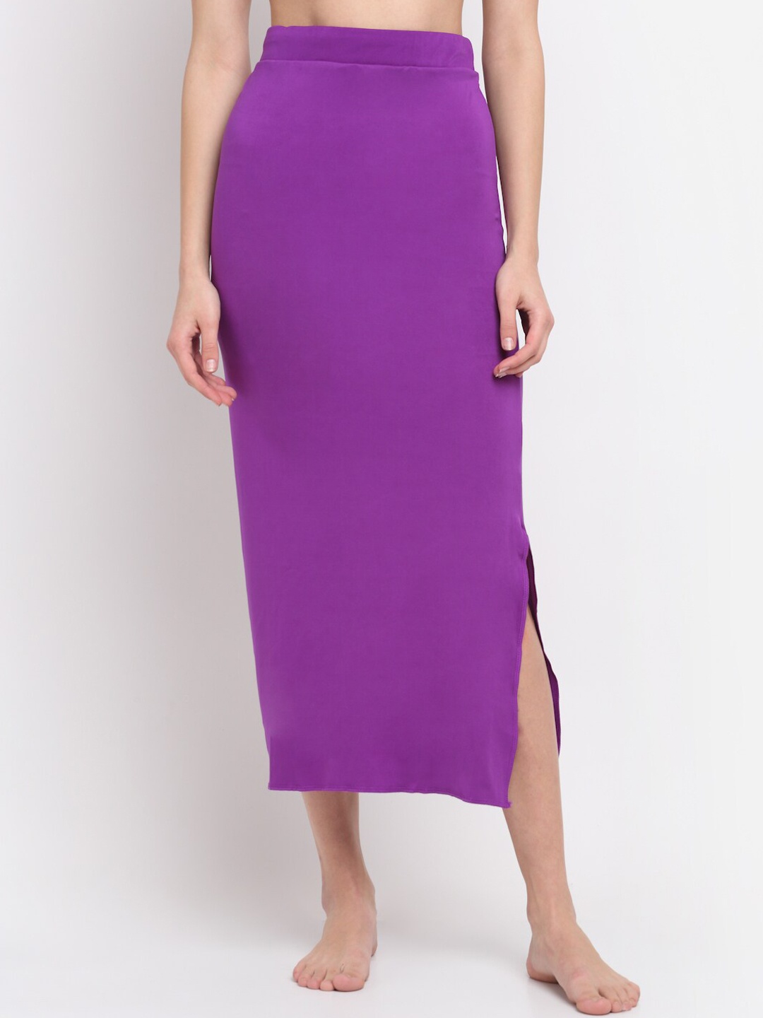 

Sugathari Women Violet Solid Saree Shapewear