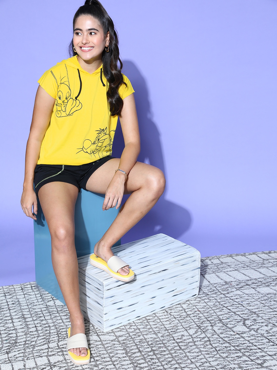 

Looney Tunes by Dressberry Women Yellow Printed & Hooded Lounge T-shirt