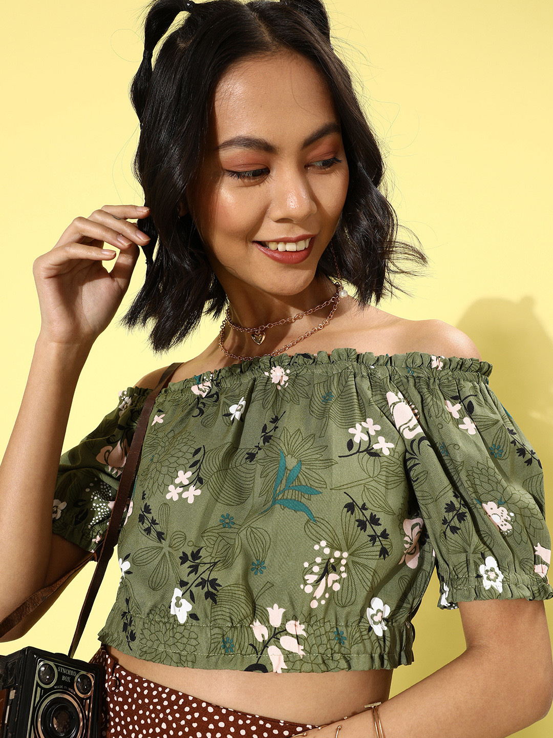 

DressBerry Women Lovely Olive Floral Volume Play Top