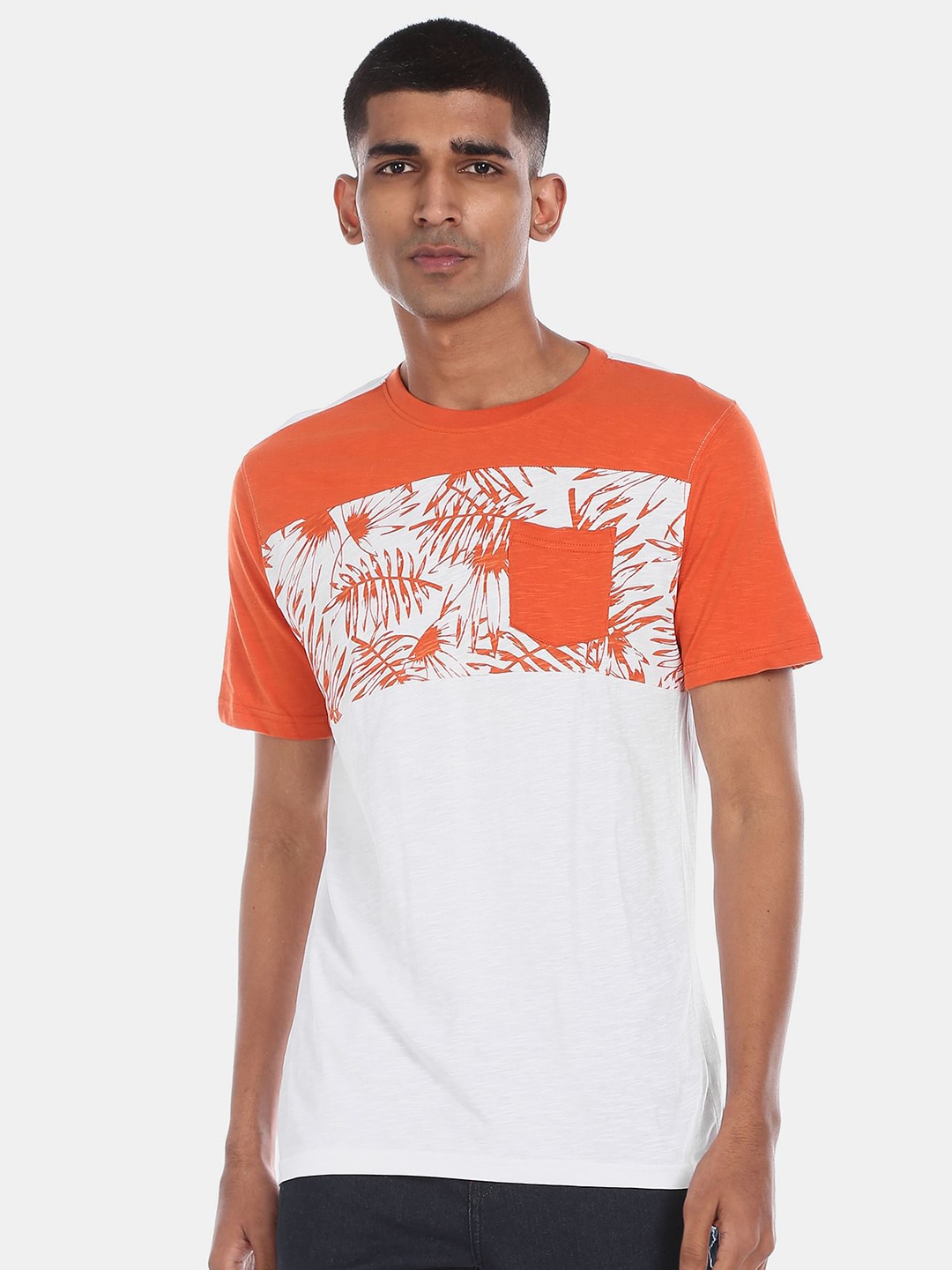 

Cherokee Men White Colourblocked Printed Pocket T-shirt