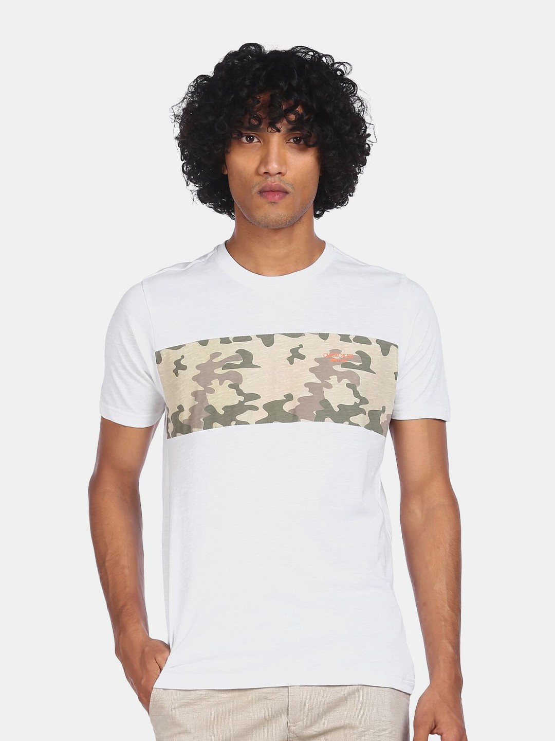 

Cherokee Men White & Beige Camouflage Printed Pure Cotton T-shirt