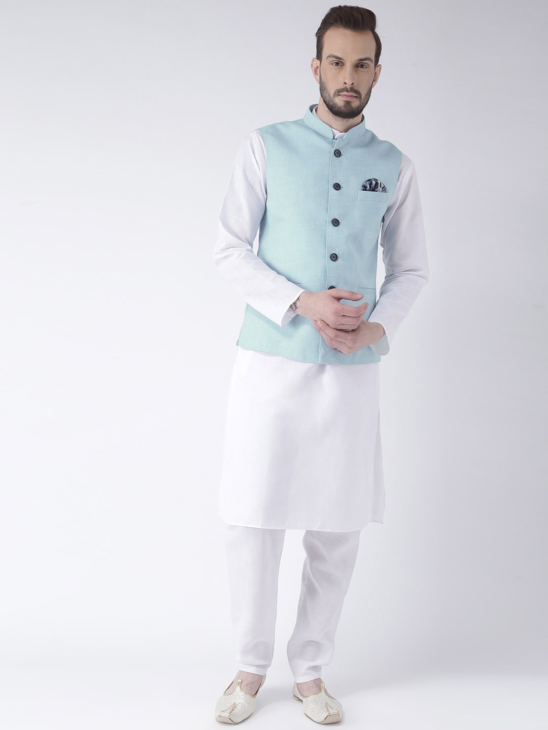 

Hangup Men White & Blue Pure Cotton Kurta with Pyjamas & Nehru Jacket