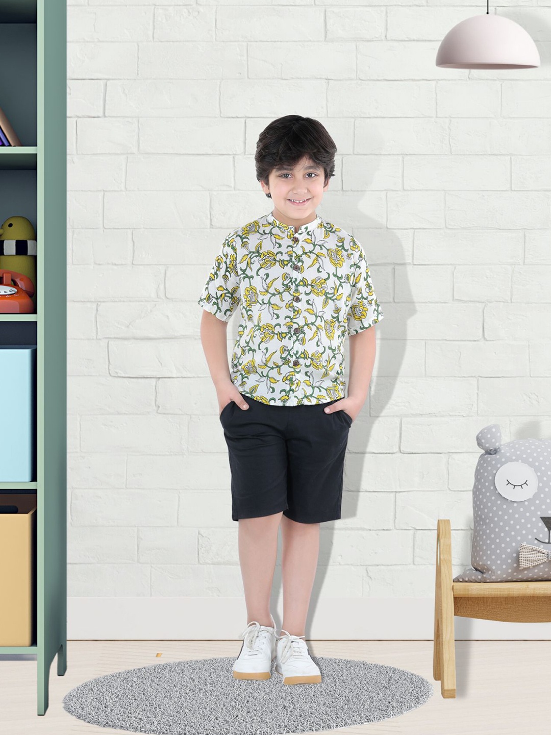 

Cutiekins Boys Green & Black Floral Printed Shirt with Shorts Co-Ord Set