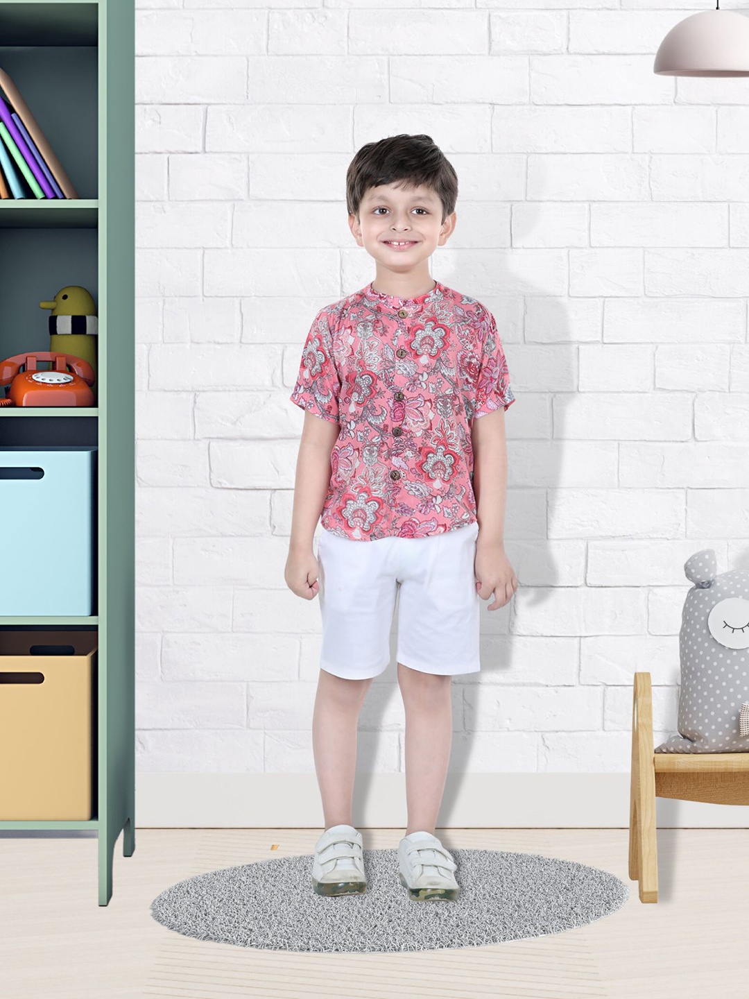 

Cutiekins Boys Pink & White Printed Shirt with Shorts