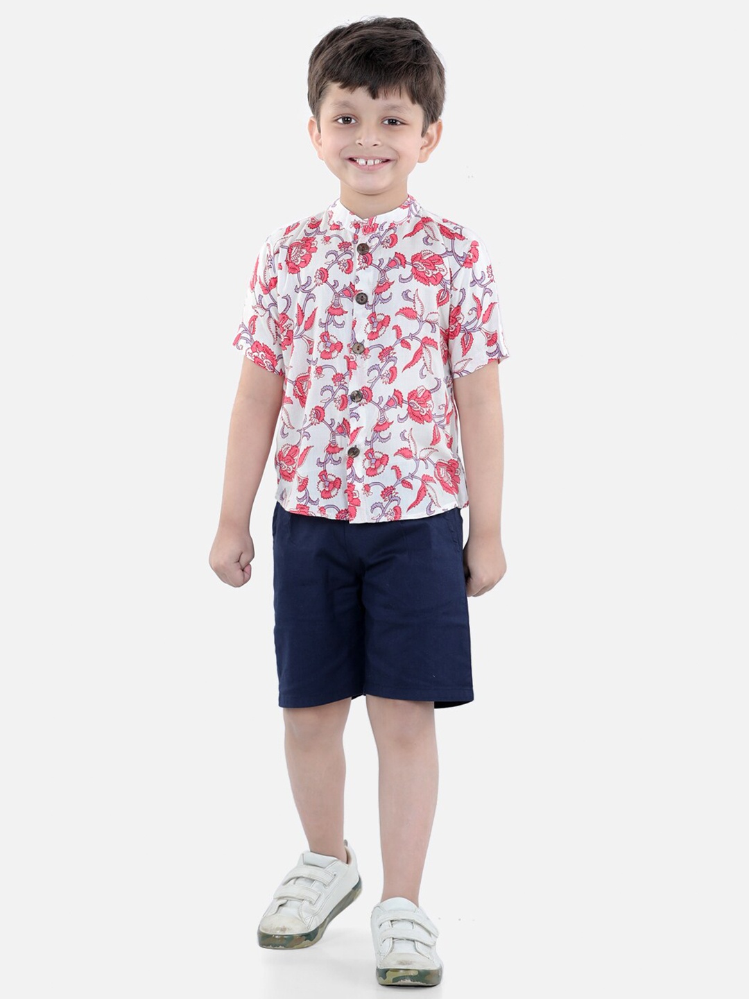 

Cutiekins Boys White & Navy Blue Printed Shirt with Shorts