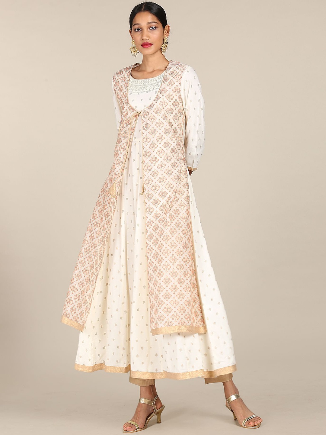 

Anahi Women White Ethnic Motifs Kurta With Shrug
