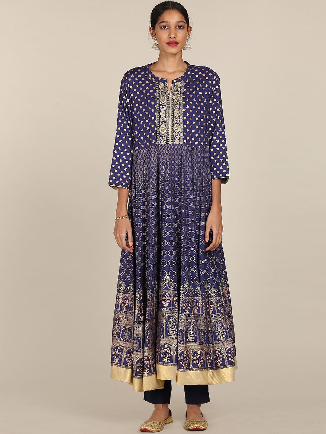 

Anahi Women Navy Blue Ethnic Motifs Printed Anarkali Kurta
