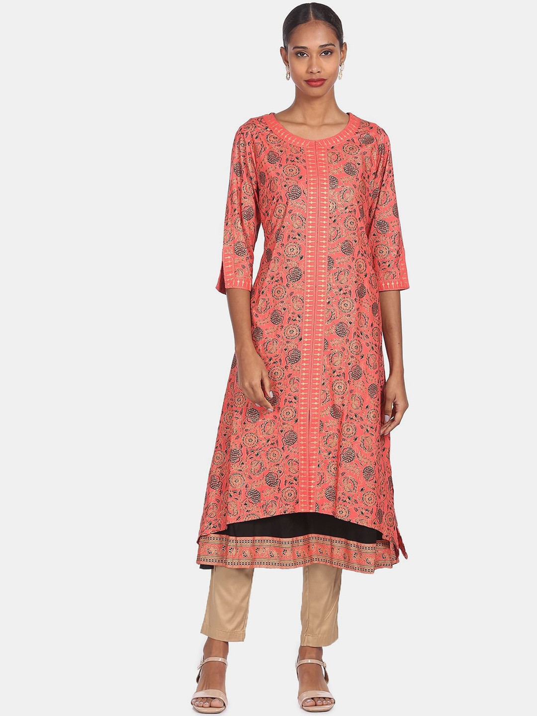 

Anahi Women Pink Ethnic Motifs Kurta