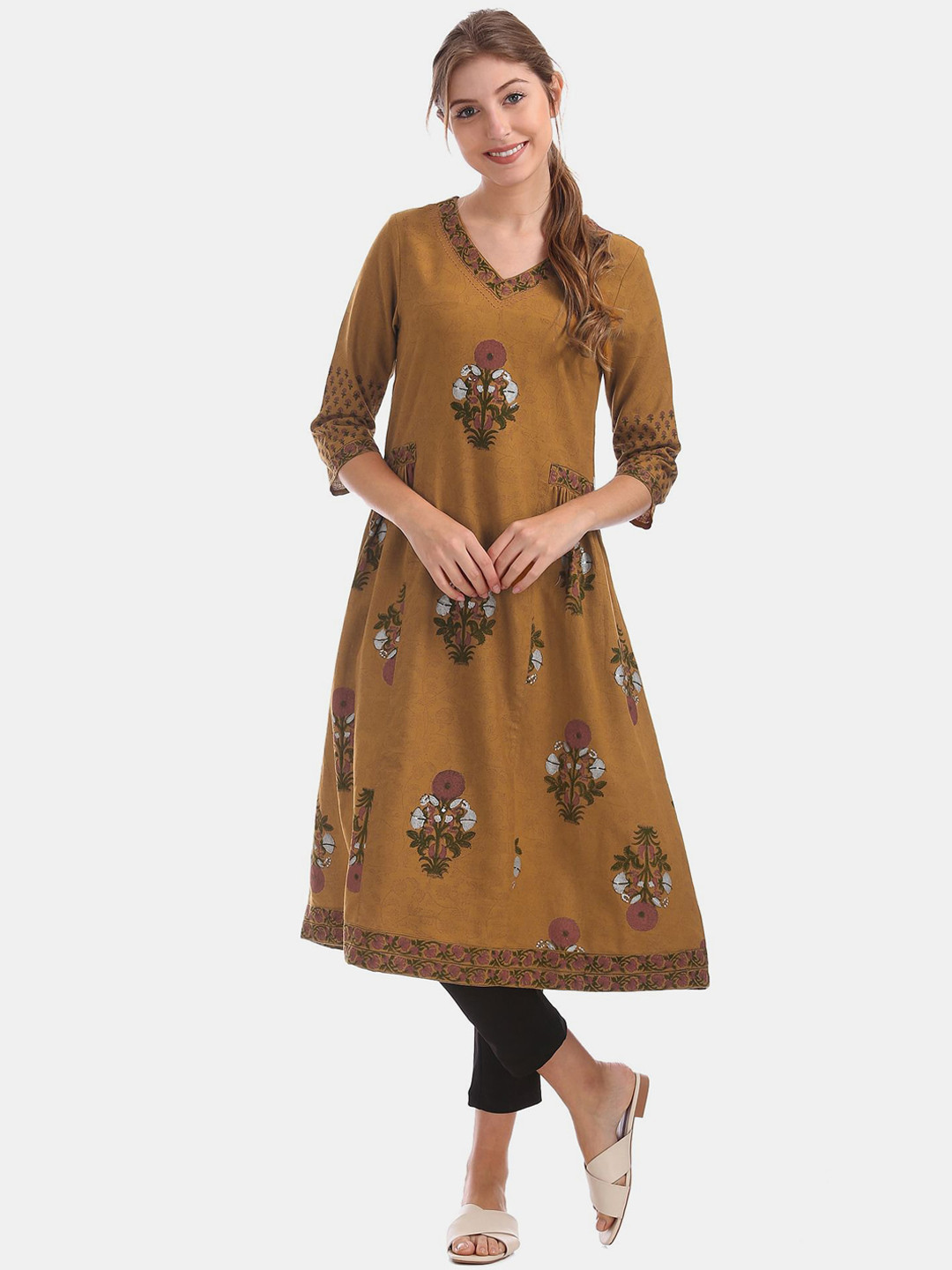 

Anahi Women Yellow Floral A-Line Kurta