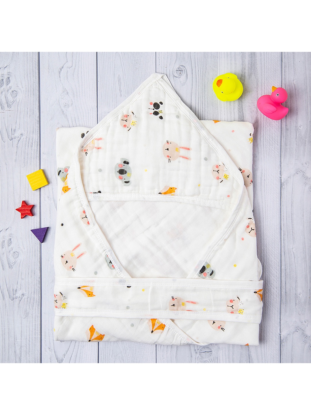 

Baby Moo Kids White & Pink Printed Pure Cotton Hooded Wrapper