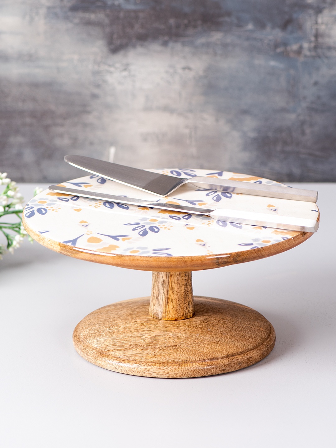 

nestroots Brown & White Printed Cake Stand Server & Knives