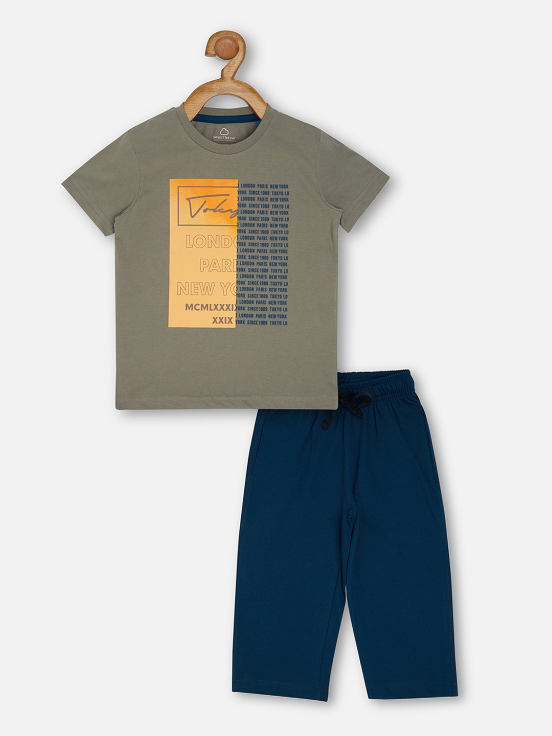 

Sweet Dreams Boys Green & Navy Blue Printed Night suit
