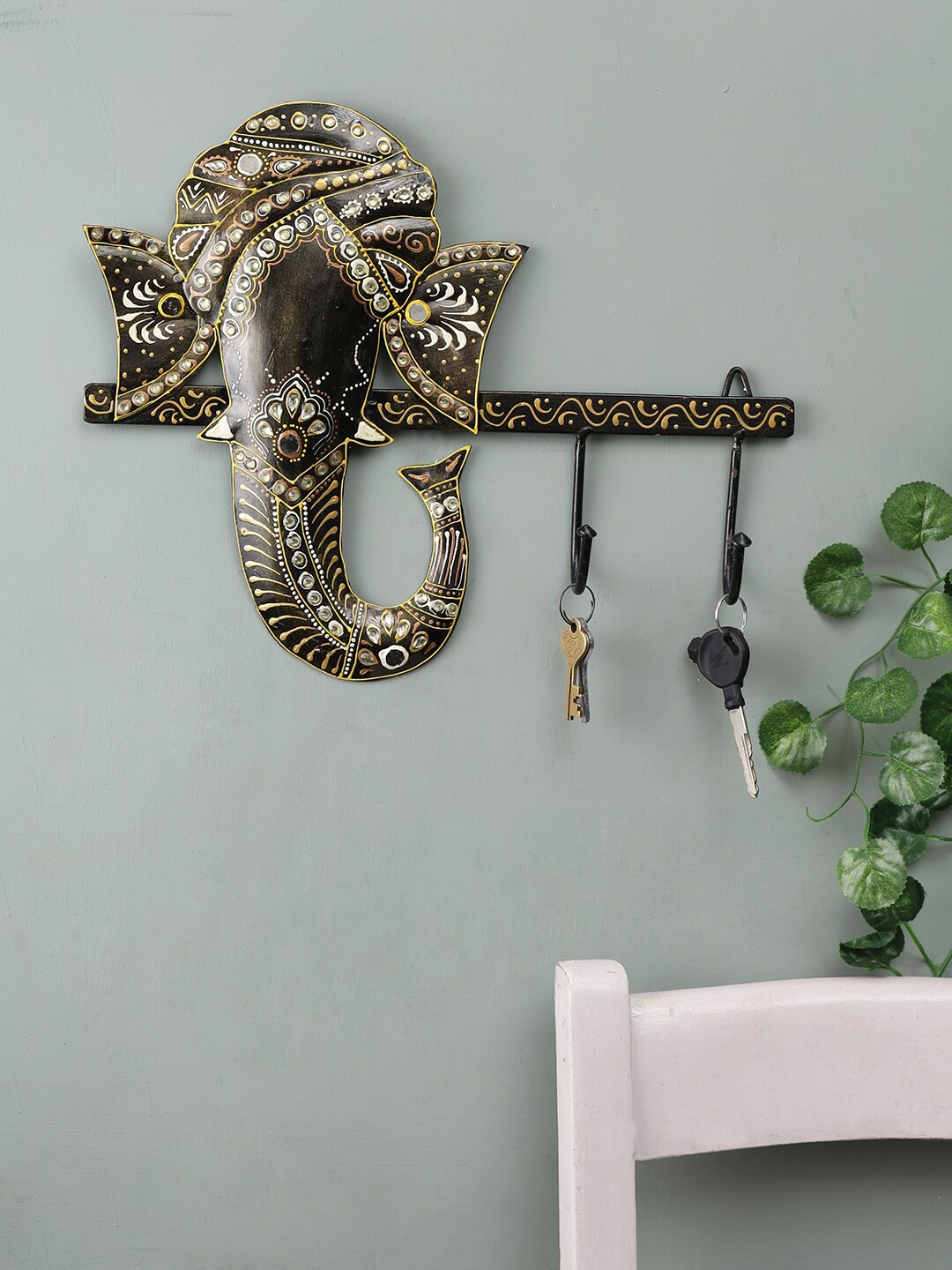 

Aapno Rajasthan Brown Metal Key Holder