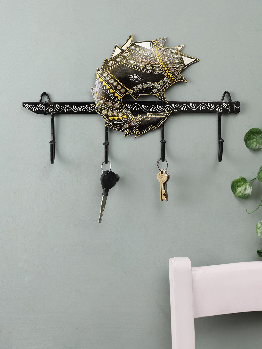 

Aapno Rajasthan Brown Metal Key Holder