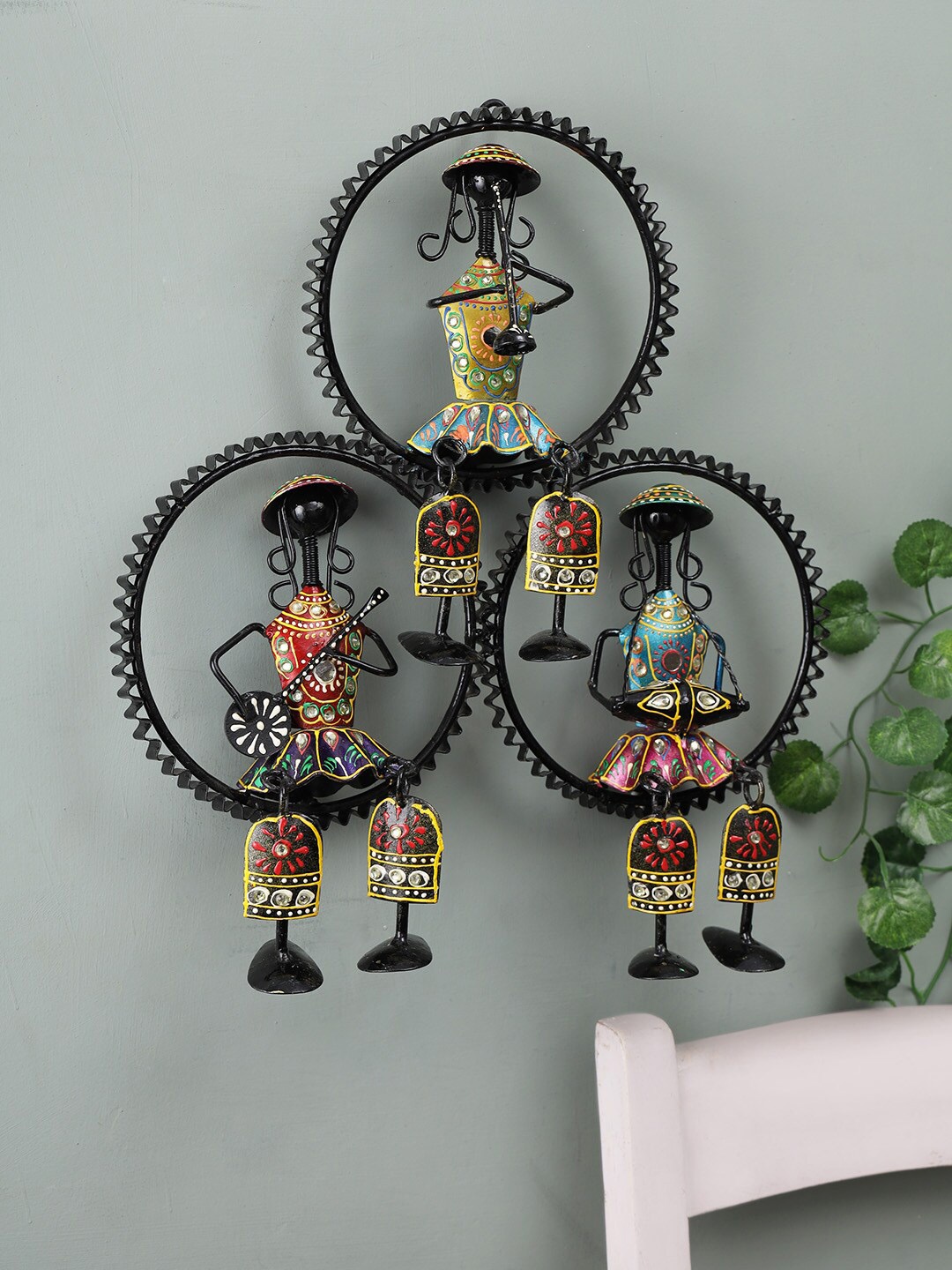 

Aapno Rajasthan Black & Red Tribal Musicians Wall Hanging