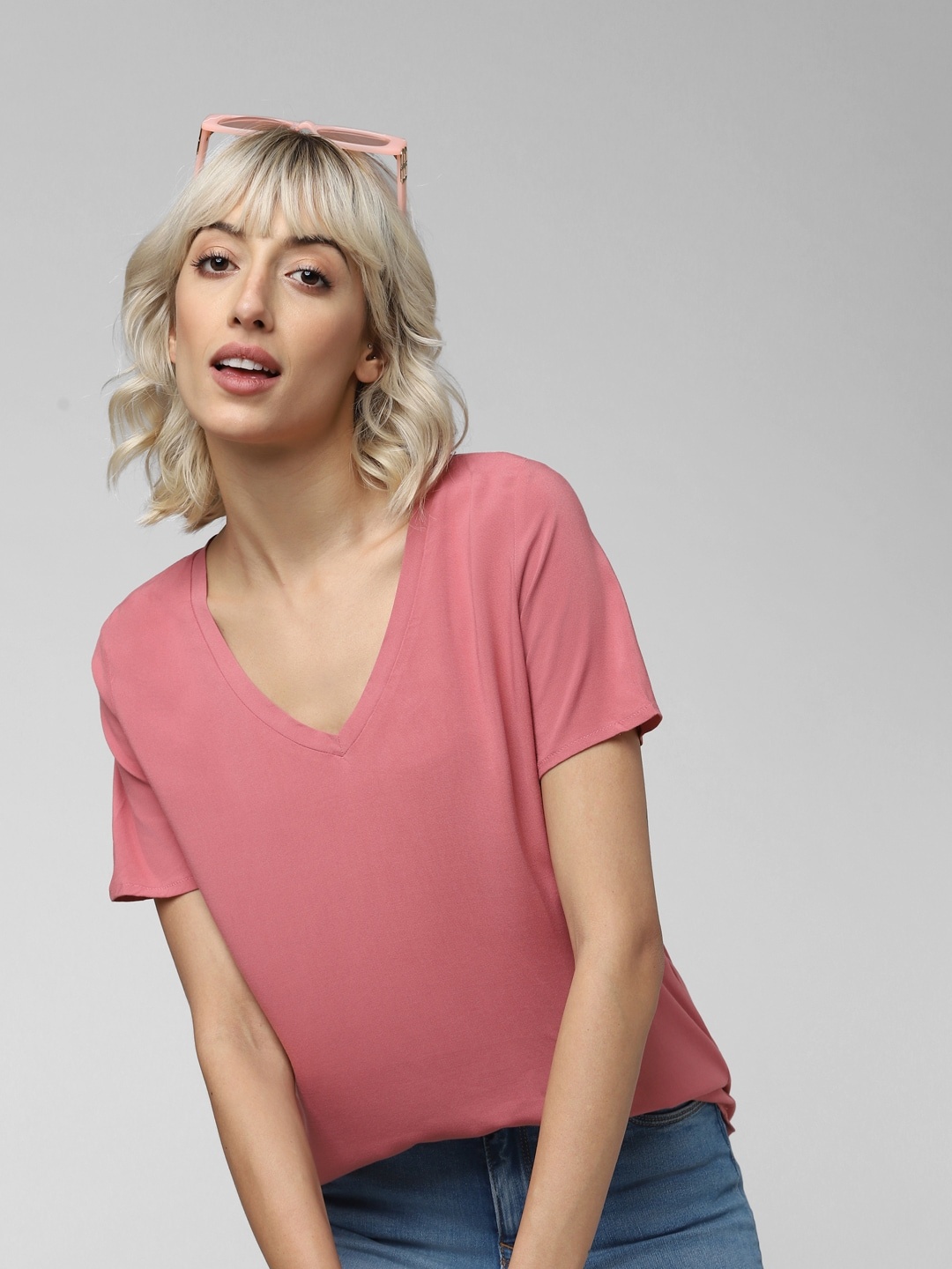 

ONLY Women Pink Solid V-Neck T-shirt