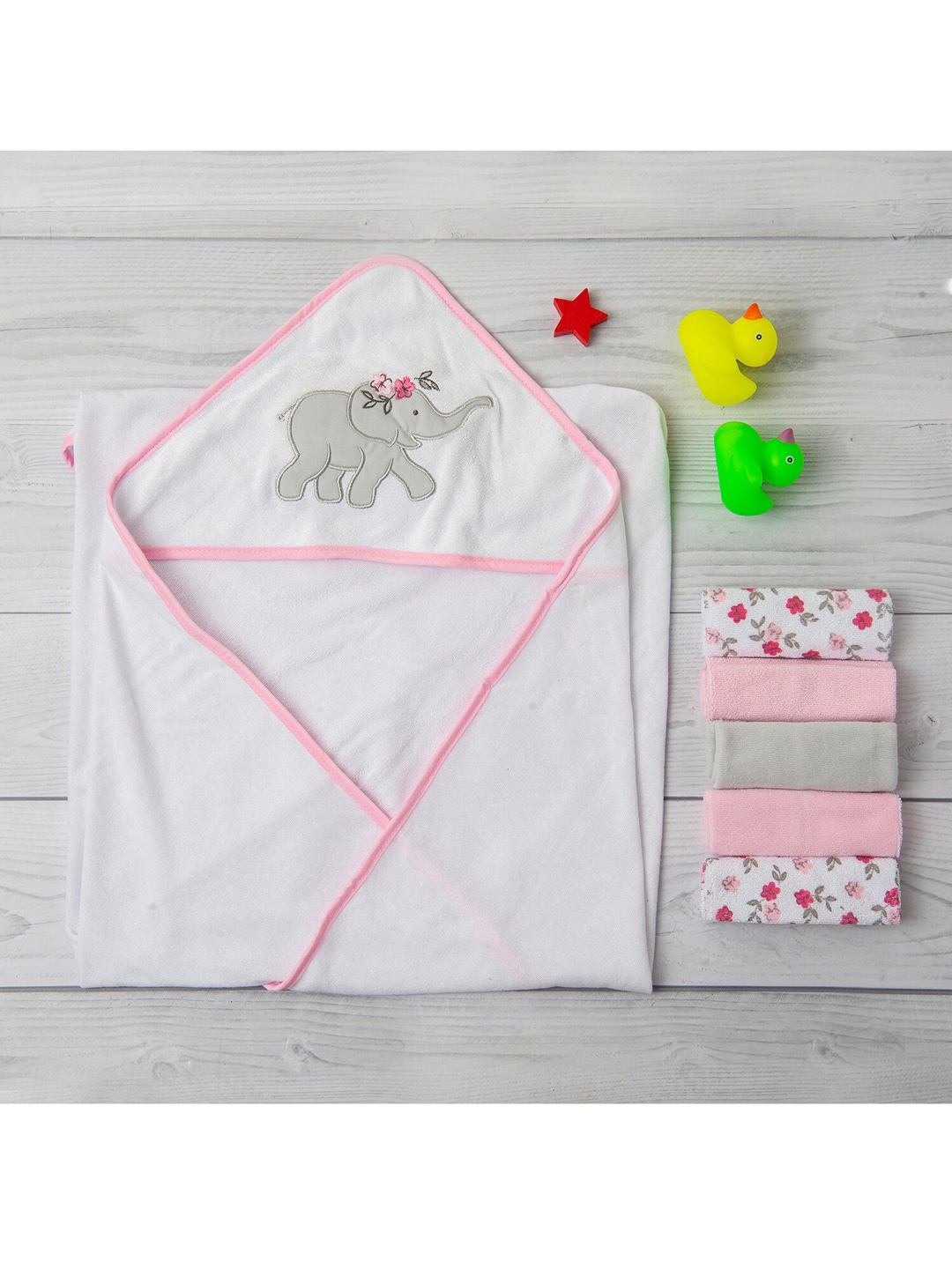 

Baby Moo Girls Pink & White Gift Set Of Hooded Towel & 5 Wash Clothes