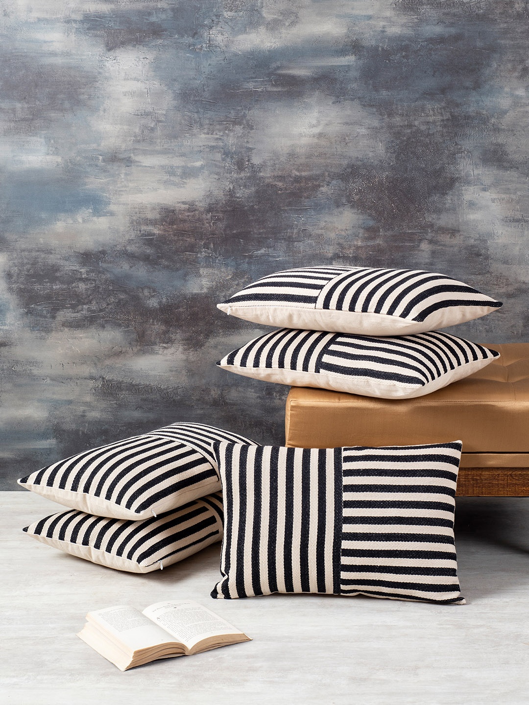 

nestroots White & Black 5-Pieces Striped Rectangle Cushion Covers