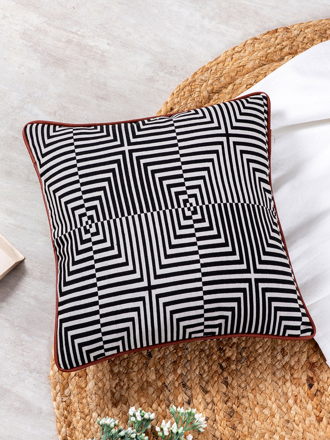 

nestroots White & Black Geometric Square Cushion Covers