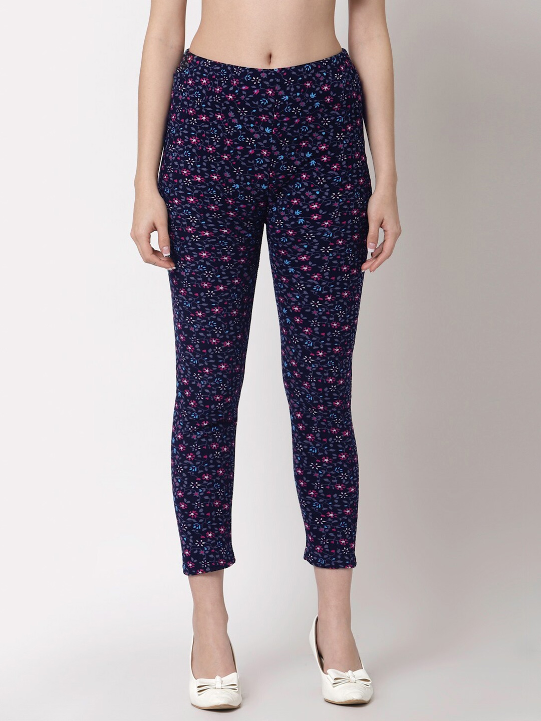 

KLOTTHE Women Blue Printed Skinny Fit Woolen Jeggings