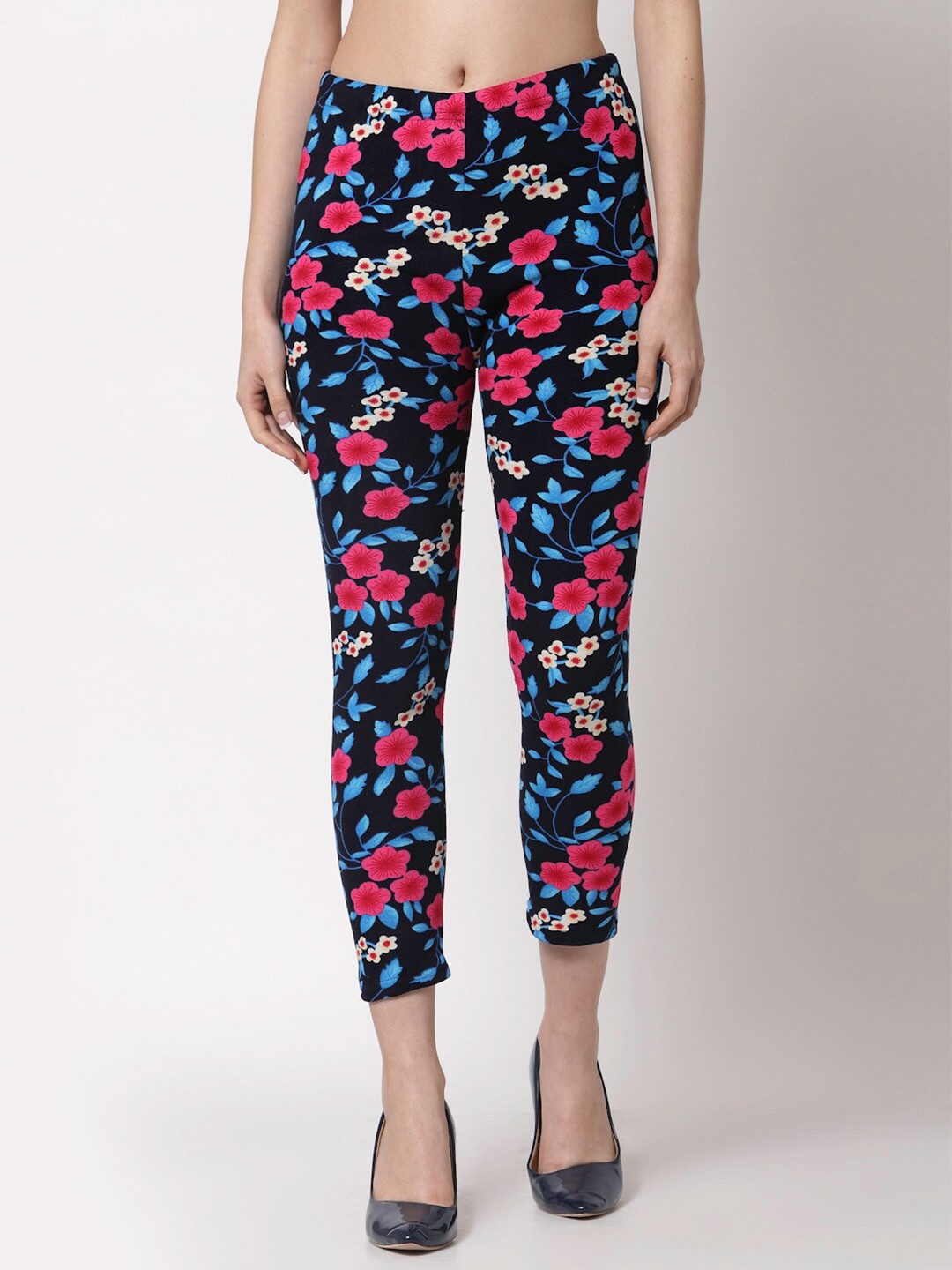 

KLOTTHE Women Black Floral Printed Skinny Fit Winter Jeggings