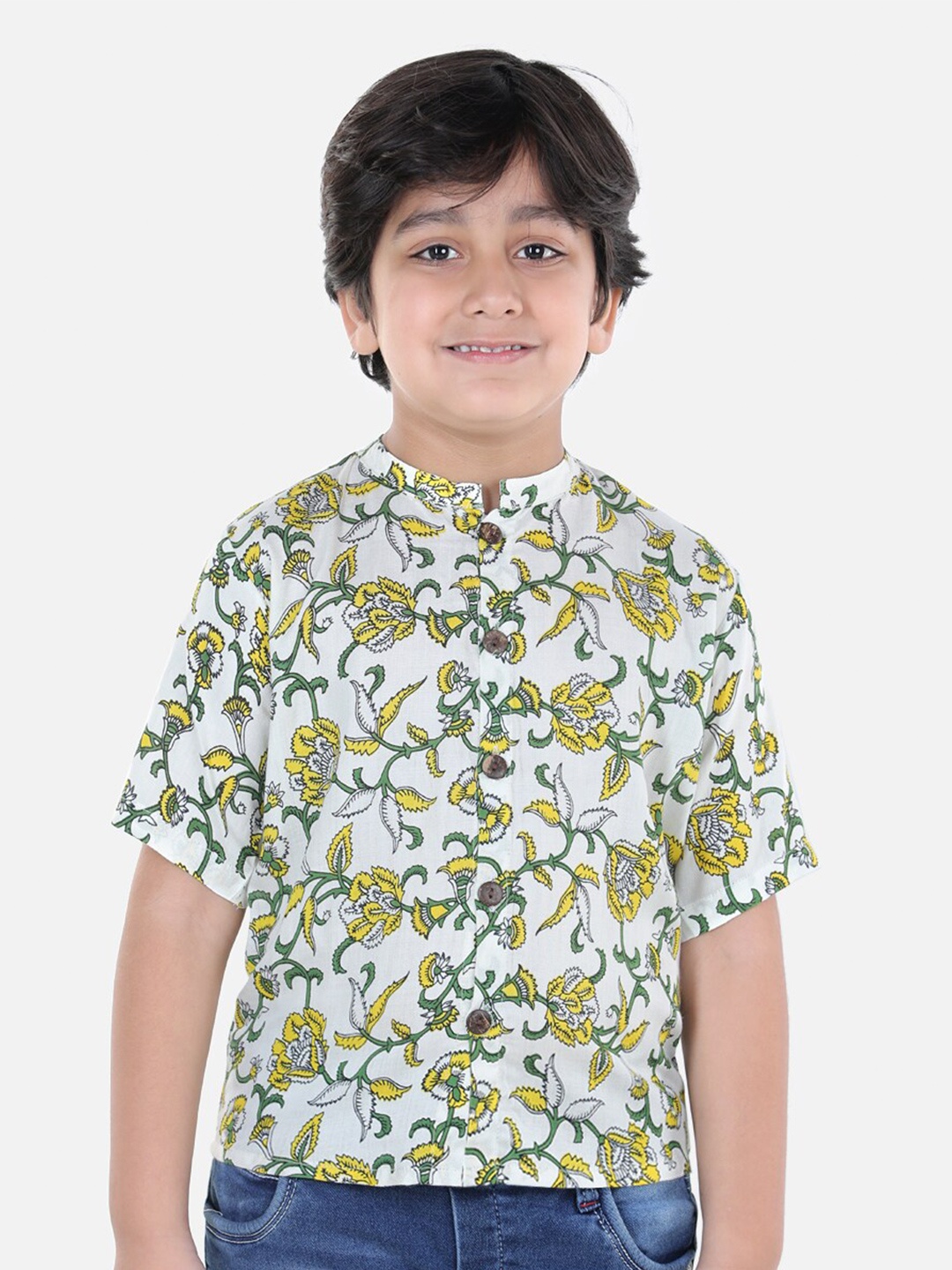 

Cutiekins Boys White & Green Comfort Floral Print Casual Shirt