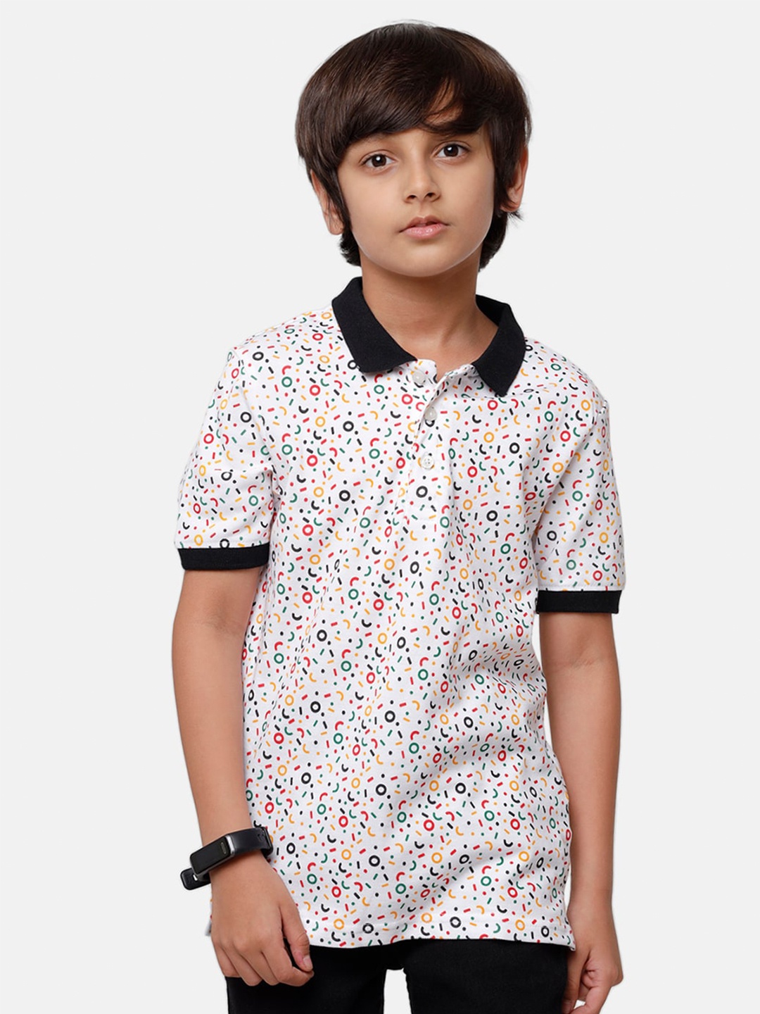 

PIPIN Boys White & Yellow Geometric Print Pure Cotton Polo Collar T-shirt